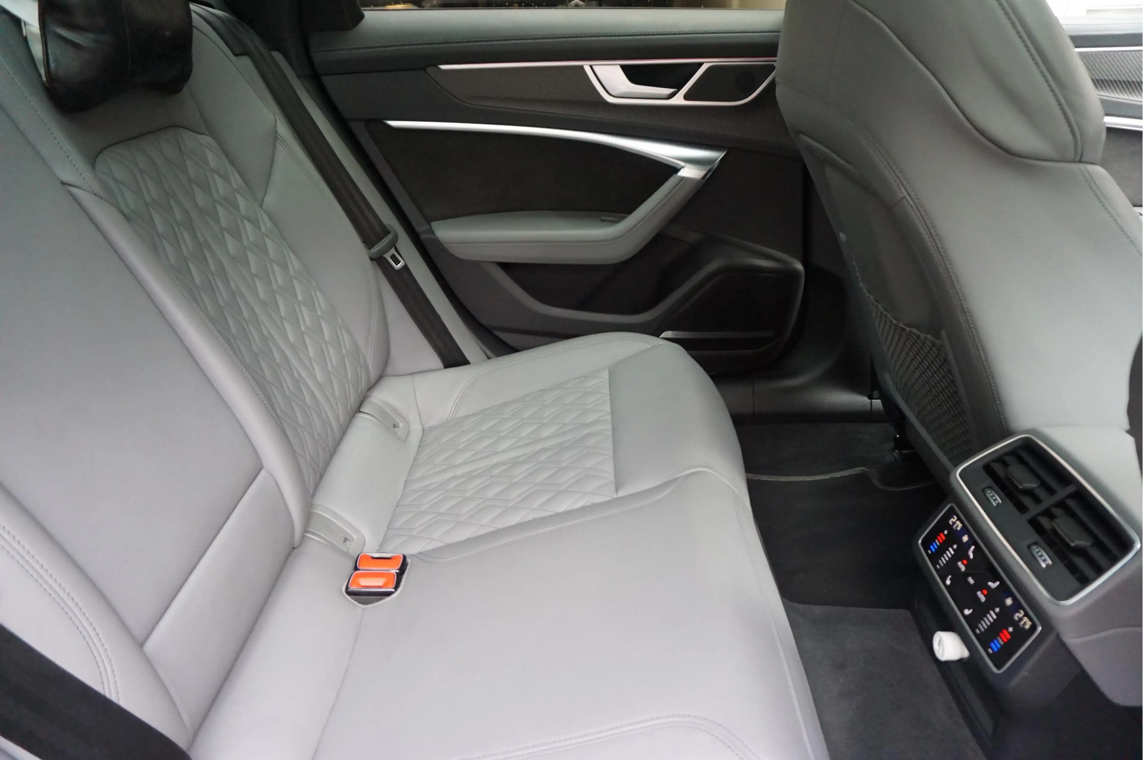 Audi A6 Avant 55 TFSI e quattro Pro Line S Competition Aut — photo 34