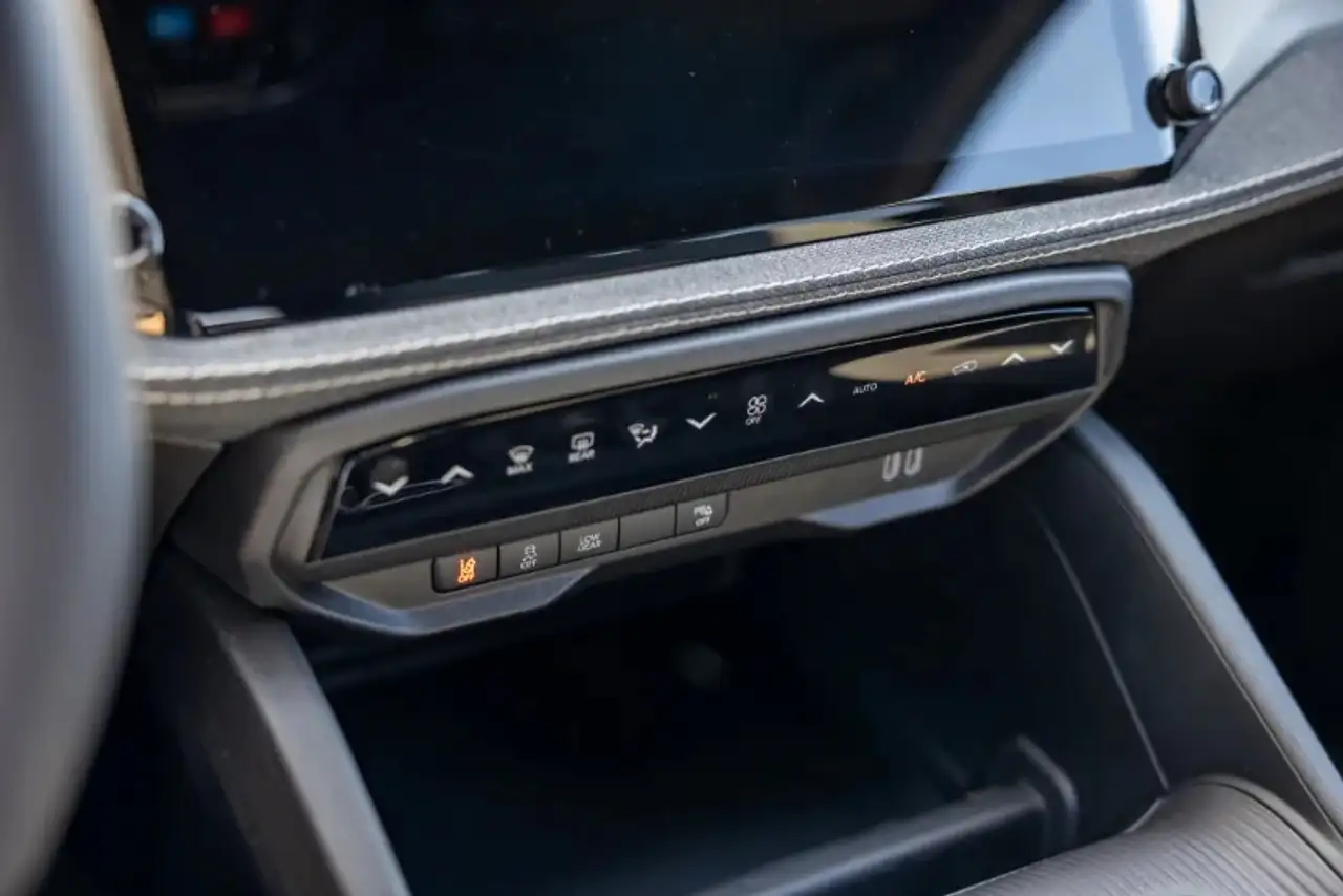Jeep Cherokee снимка Jeep Cherokee