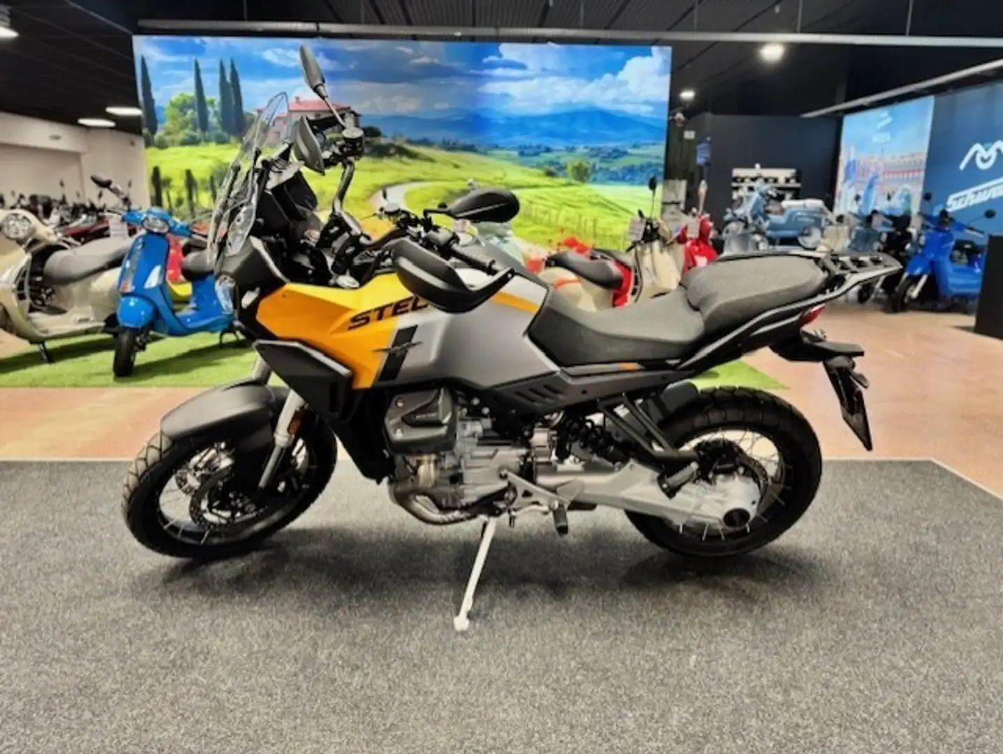 Moto Guzzi STELVIO E5+ YELLOW SAVANA Jaune - 1