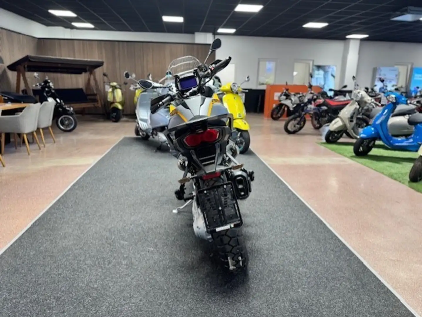 Moto Guzzi STELVIO E5+ YELLOW SAVANA Jaune - 2