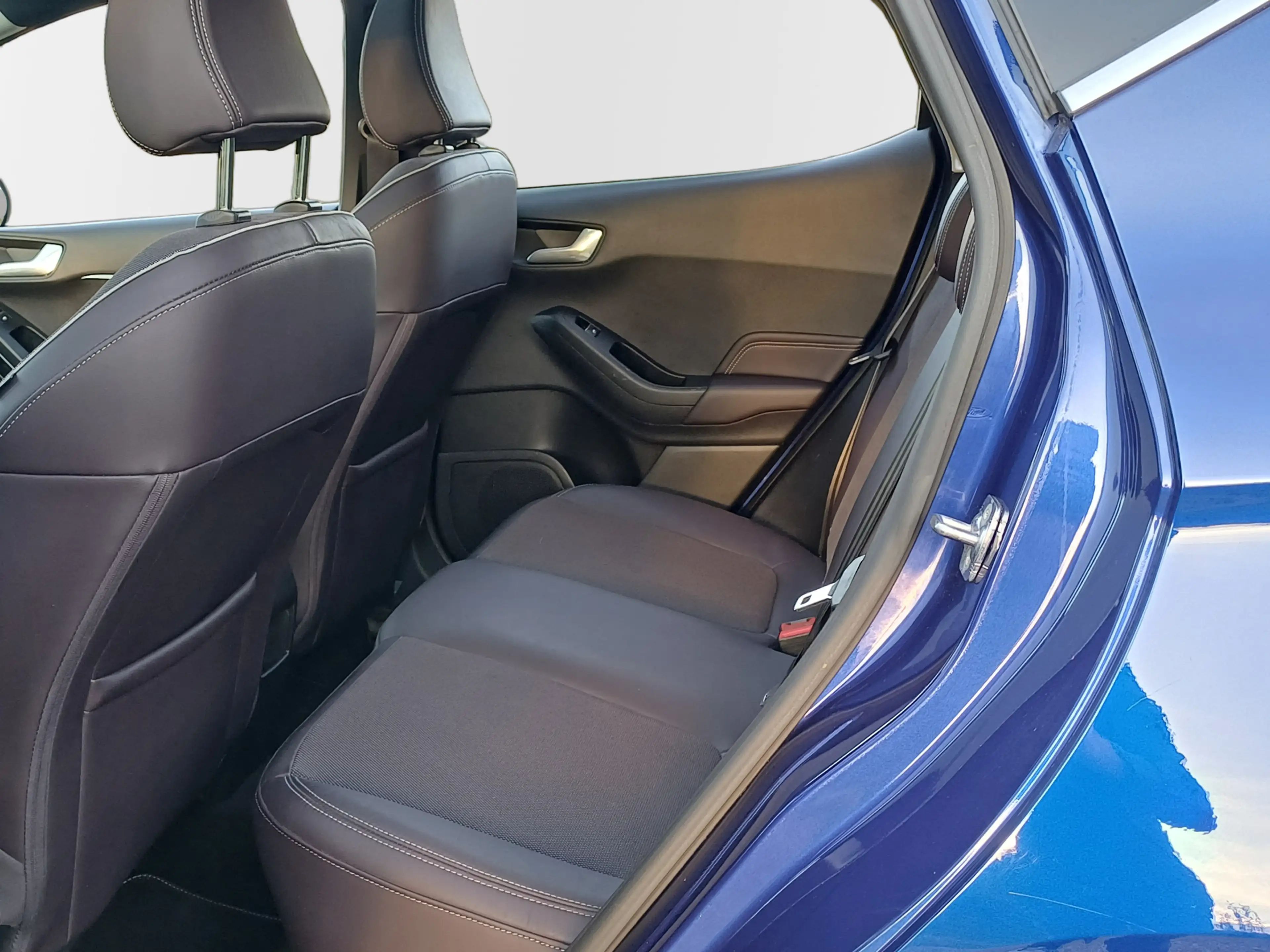 Ford Fiesta 1.0 EcoBoost Vignale /Pano/B&O/Trekh/Camera/Navi/L — photo 22