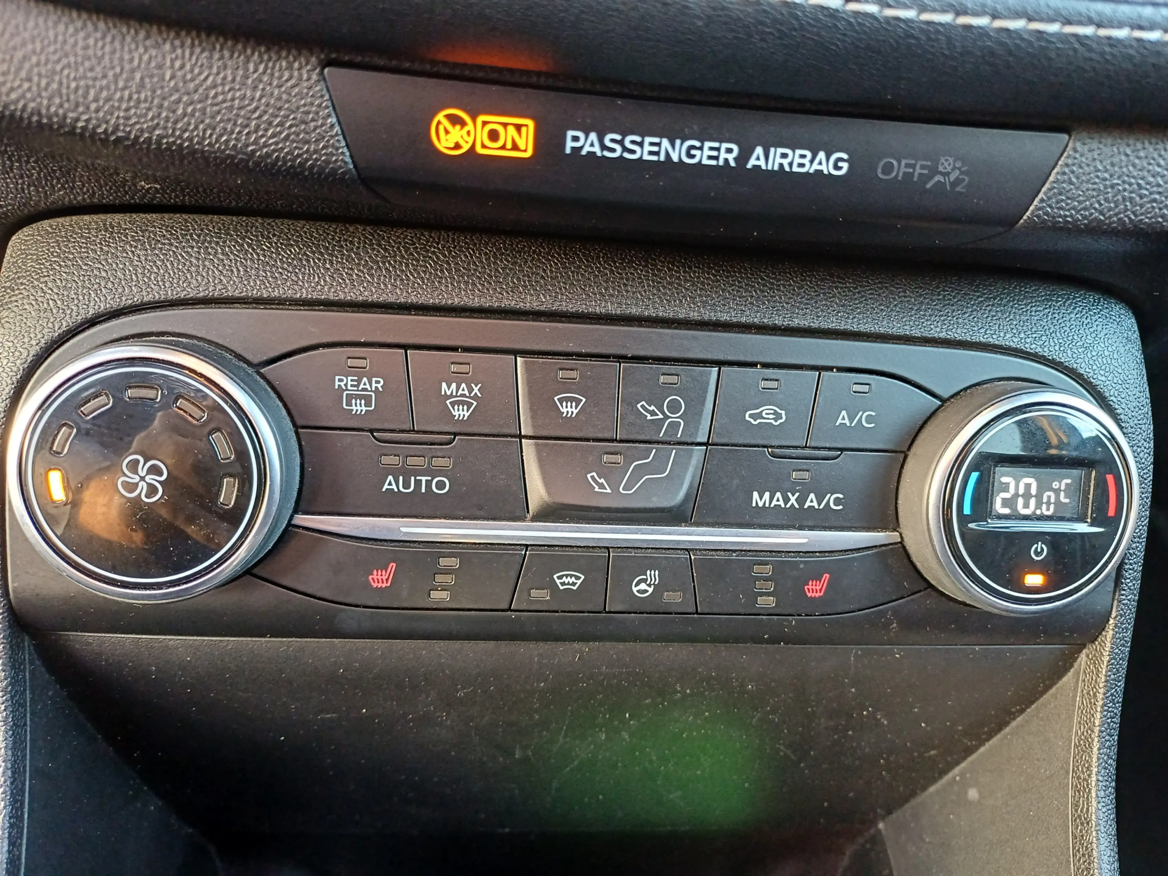 Ford Fiesta 1.0 EcoBoost Vignale /Pano/B&O/Trekh/Camera/Navi/L — photo 31