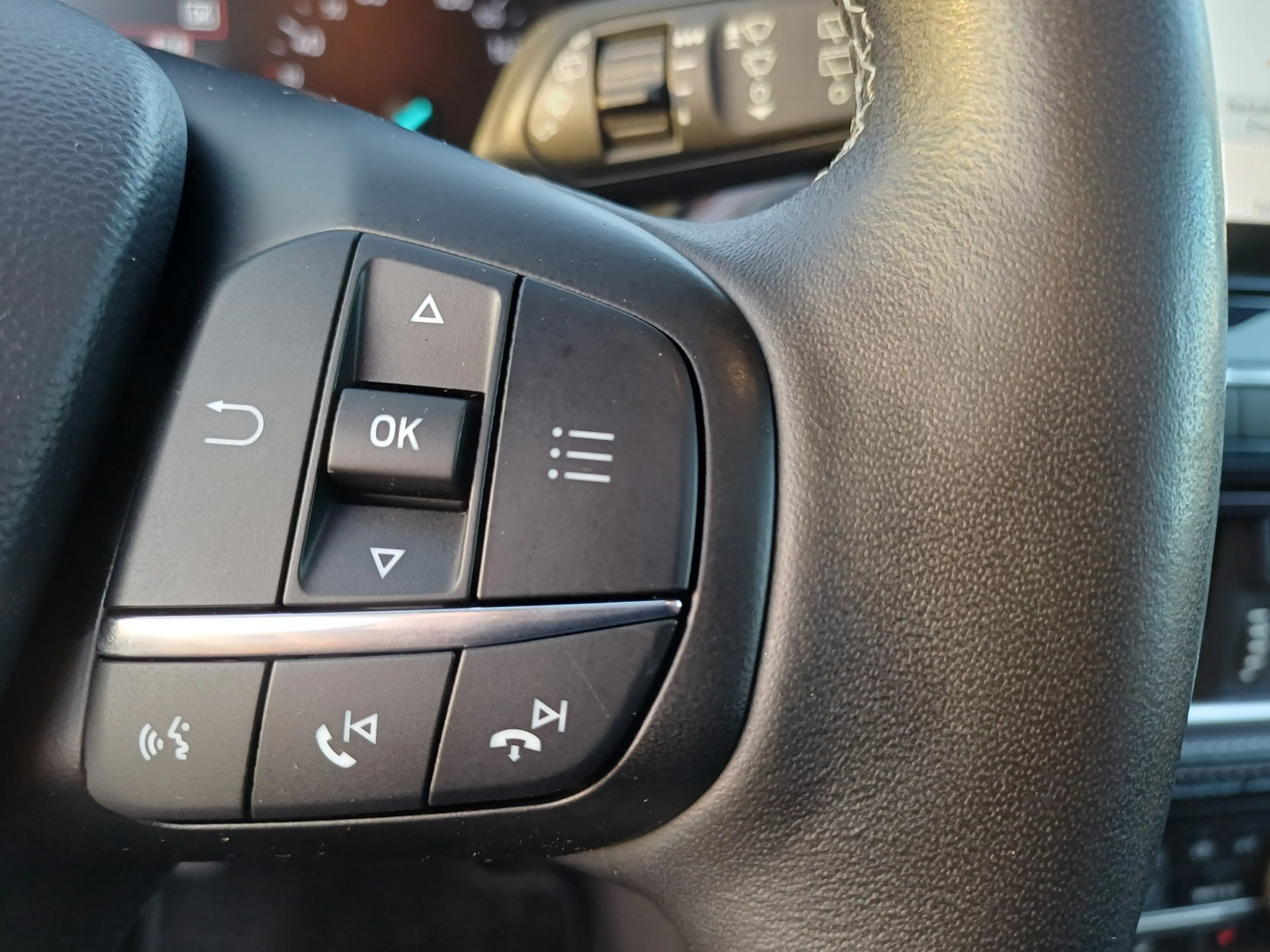 Ford Fiesta 1.0 EcoBoost Vignale /Pano/B&O/Trekh/Camera/Navi/L — photo 37