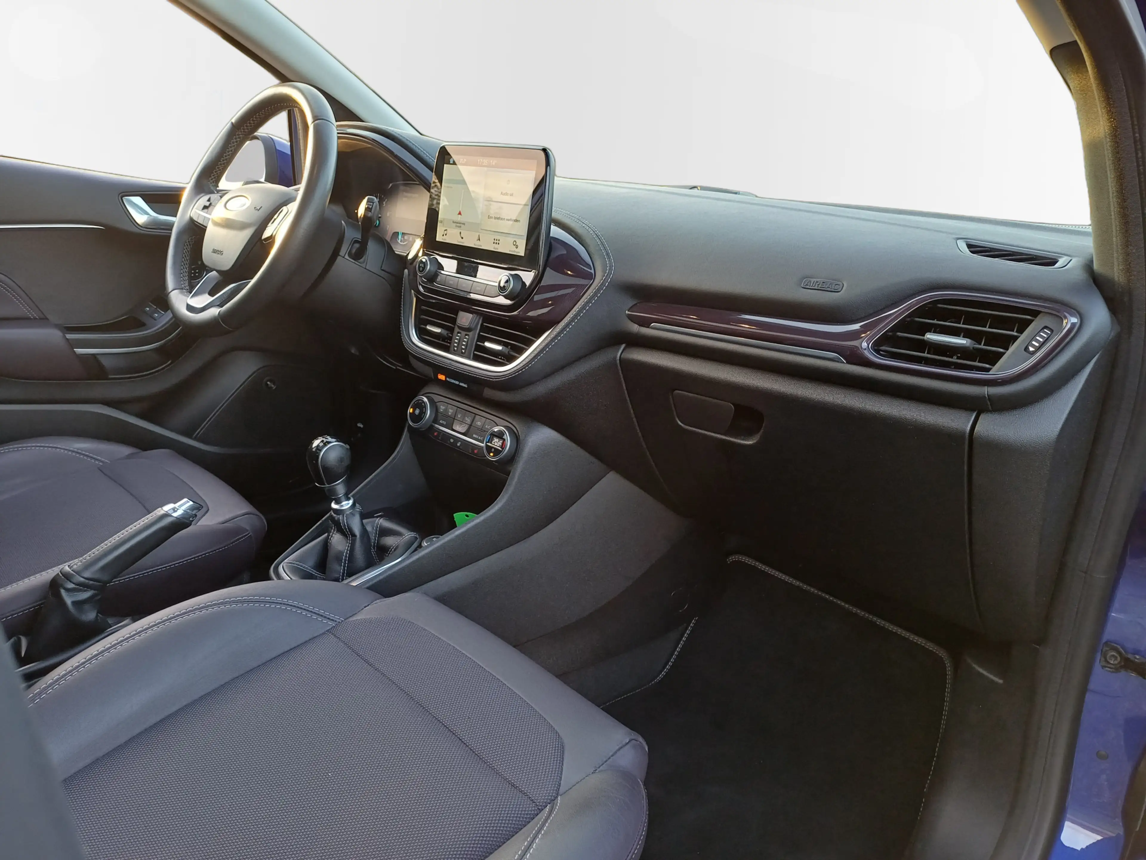 Ford Fiesta 1.0 EcoBoost Vignale /Pano/B&O/Trekh/Camera/Navi/L — photo 26