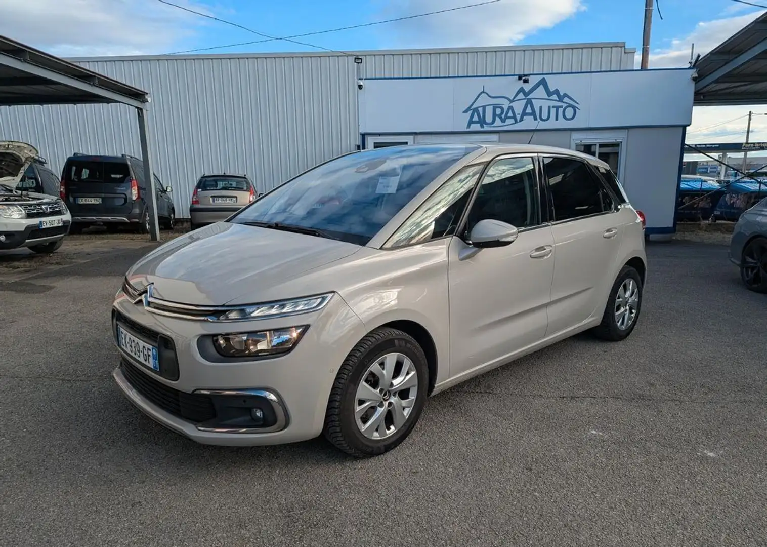 Citroen C4 Picasso 1.6 blue hdi 120 eat6 business, attelage Beige - 1