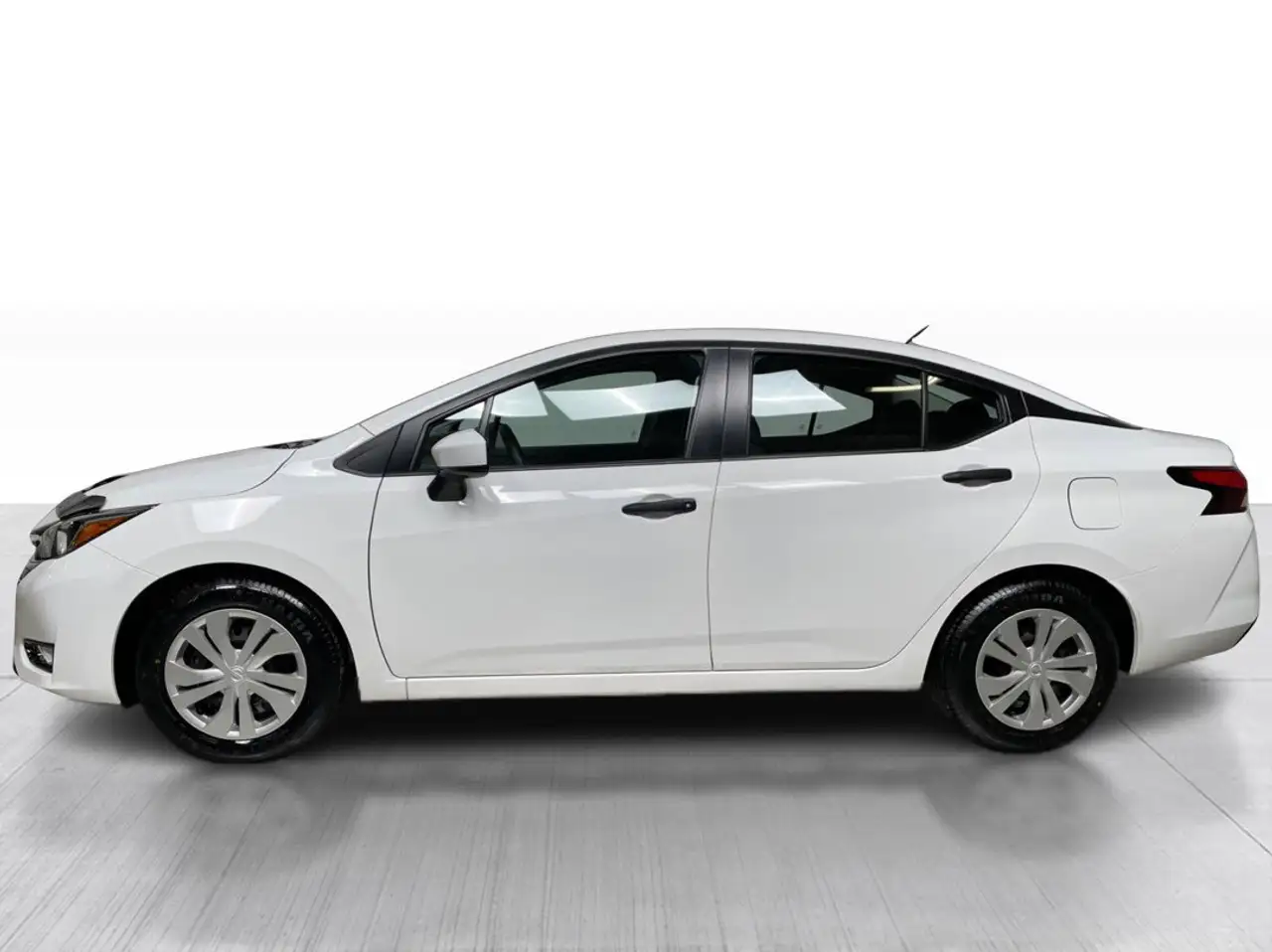 Nissan Versa снимка Nissan Versa