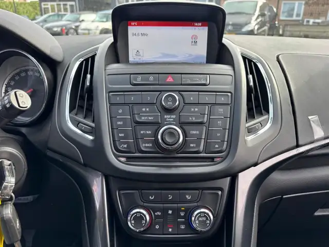 Opel Zafira Tourer view 15
