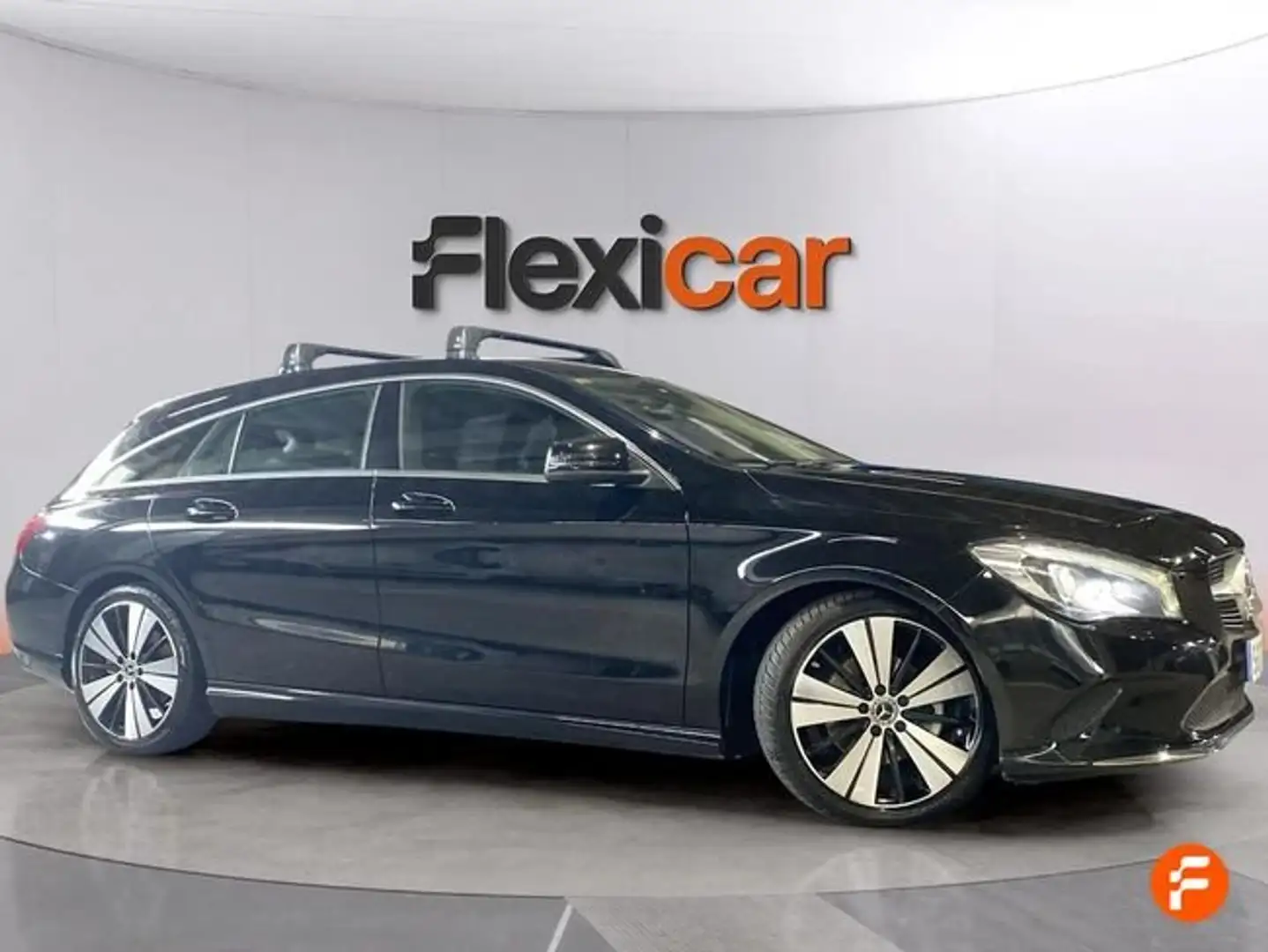 Mercedes-Benz CLA 200 Shooting Brake 200d 7G-DCT Negro - 2