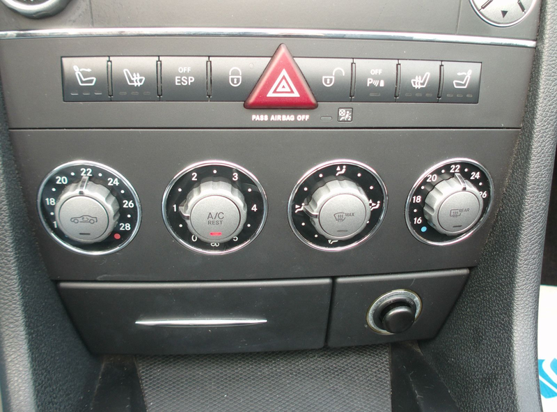 Mercedes-Benz SLK 200 Roadster .Vollleder.Xenon.Navi.Airscarf — photo 13