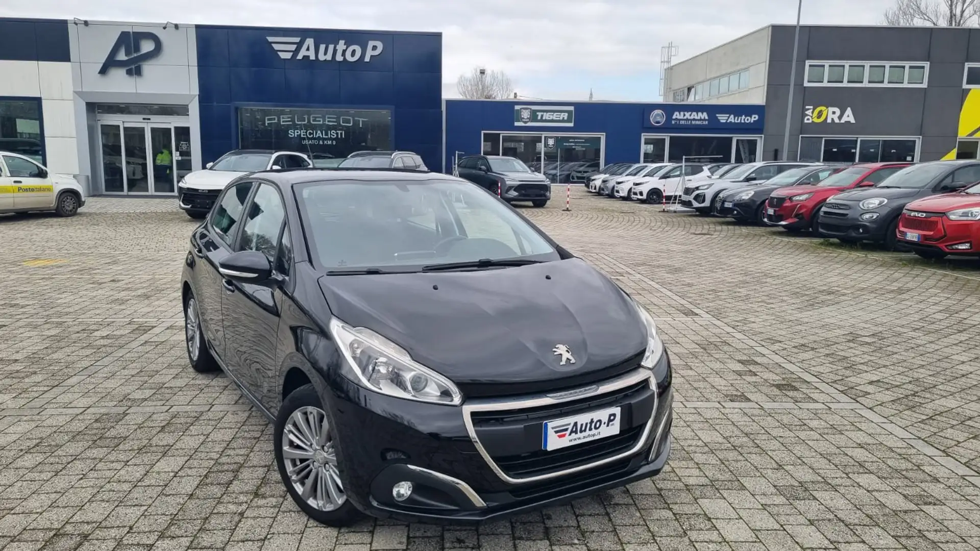 Peugeot 208 1.2 PureTech 82cv Active Schwarz - 2