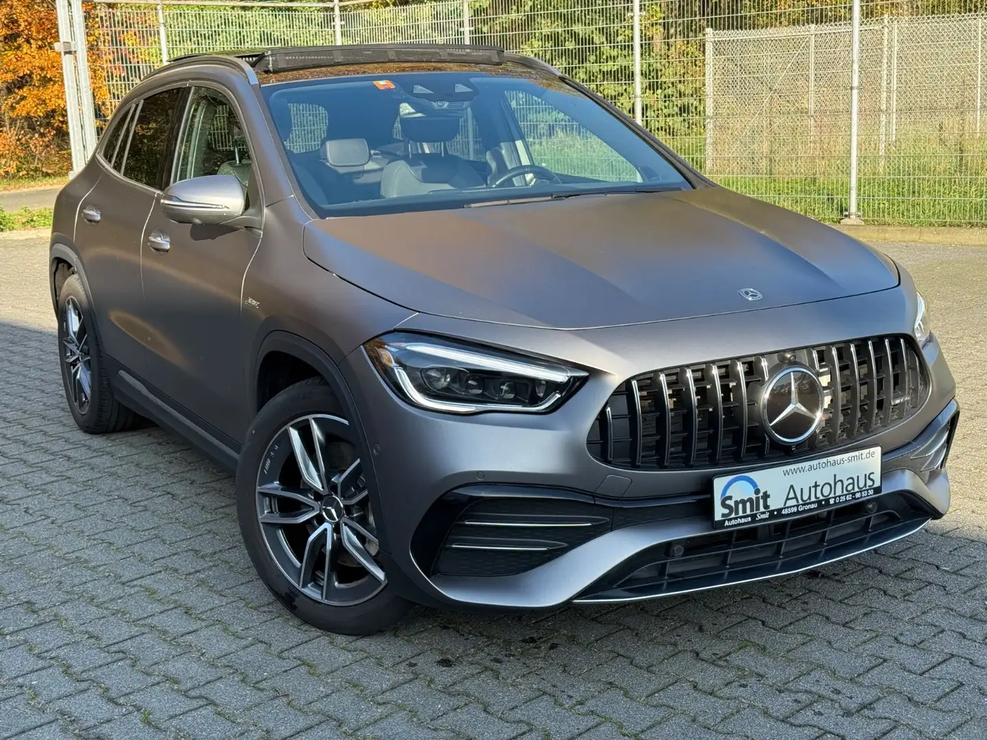 Mercedes-Benz GLA 35 AMG 4M*Ambiente*Pano*Burmester*360*HUD Grau - 1