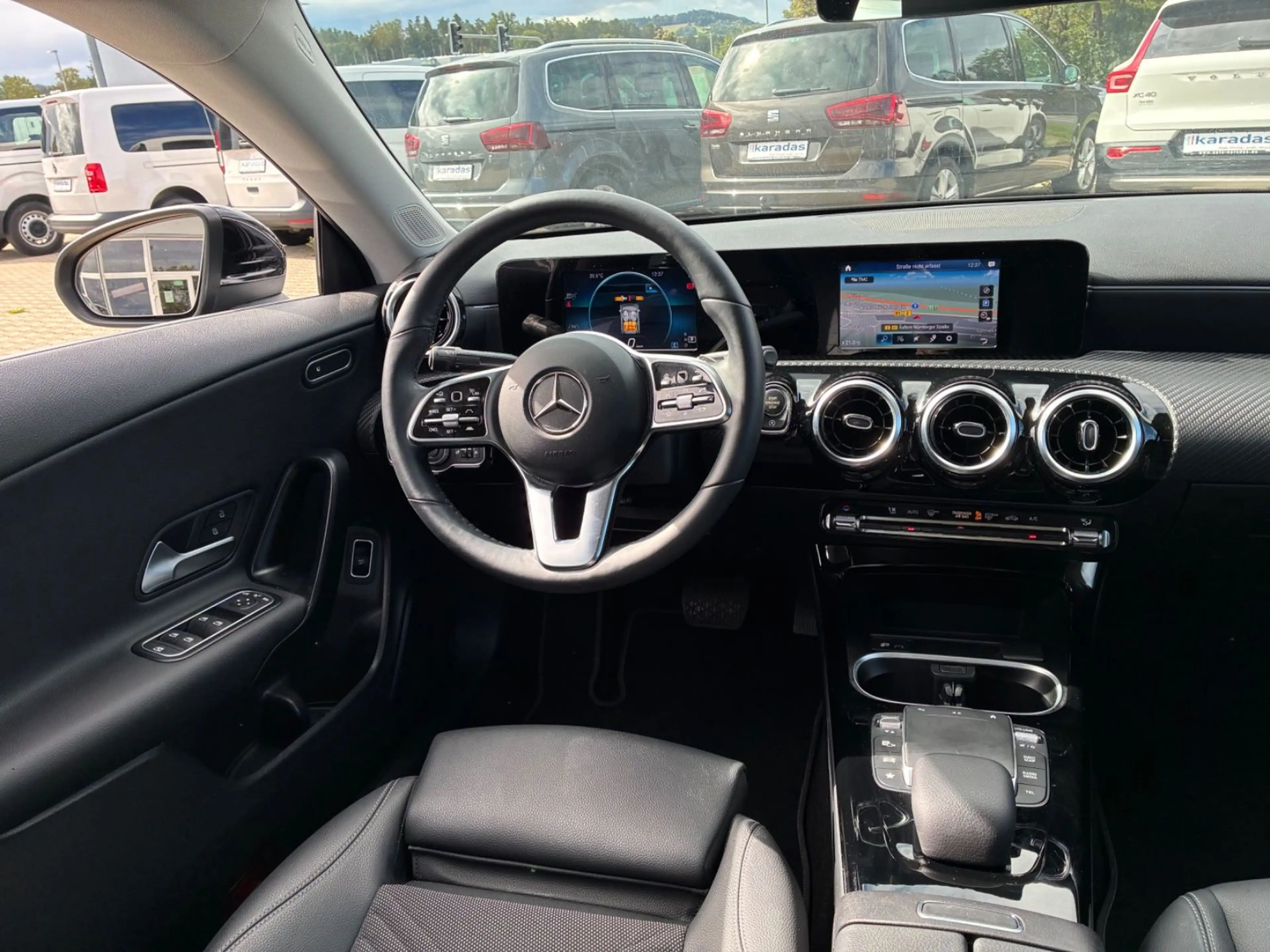 Mercedes-Benz CLA 180 Lim AUT/NAV/LED/Teilleder — photo 11