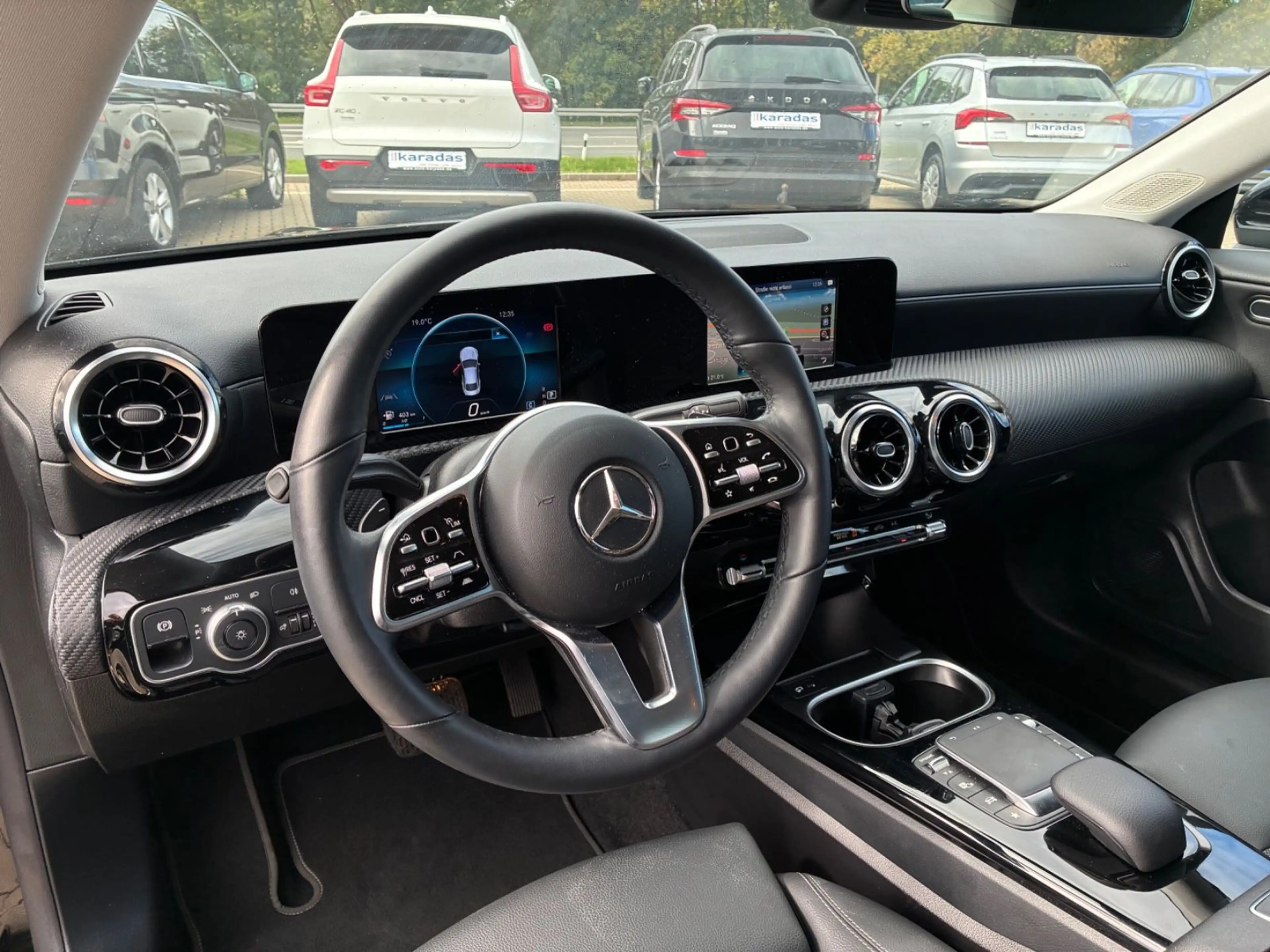 Mercedes-Benz CLA 180 Lim AUT/NAV/LED/Teilleder — photo 8