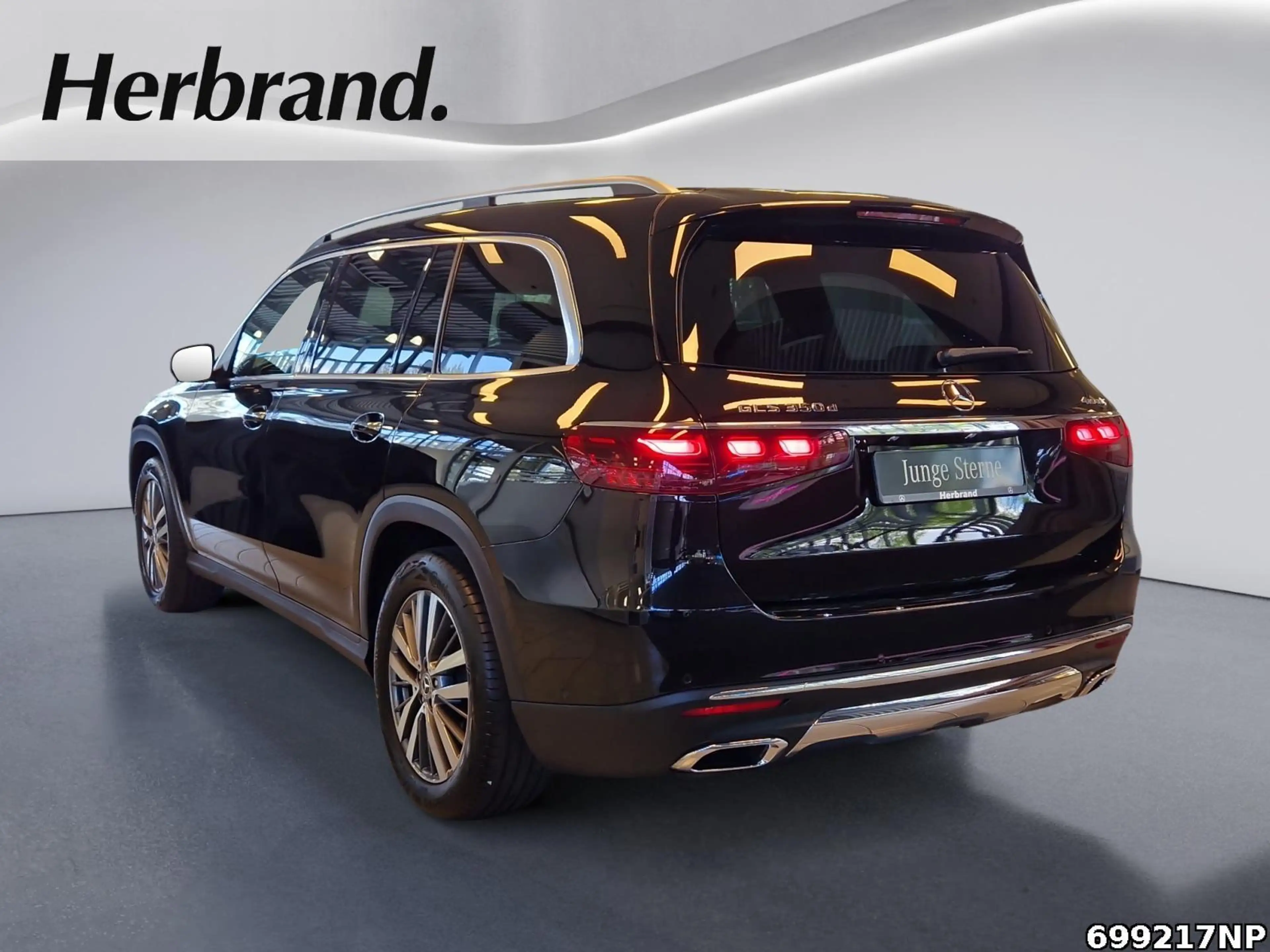 Mercedes-Benz GLS 350 d 4M 7-Sitze Airmatic Pano AHK Burmester — photo 4