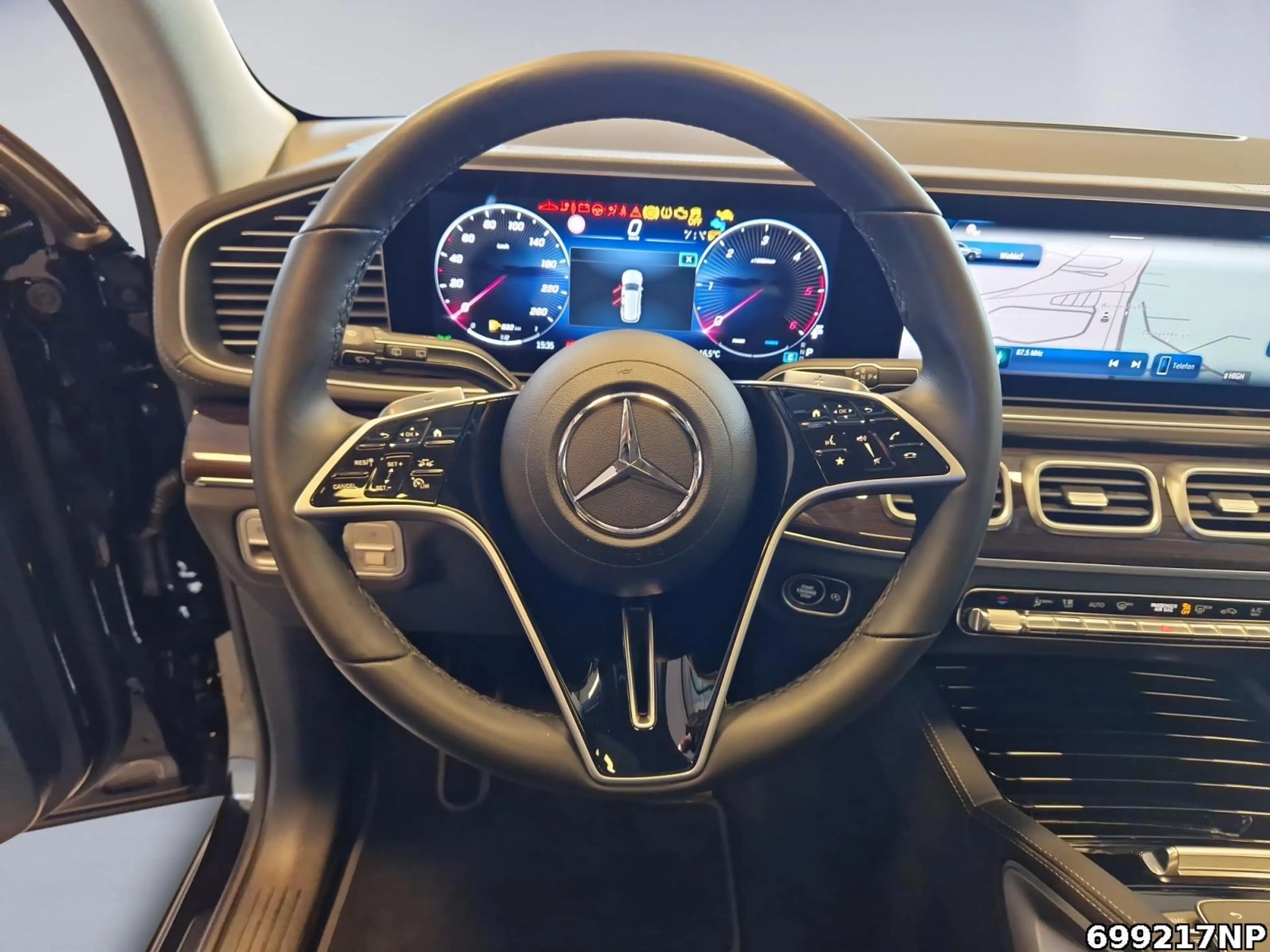 Mercedes-Benz GLS 350 d 4M 7-Sitze Airmatic Pano AHK Burmester — photo 9