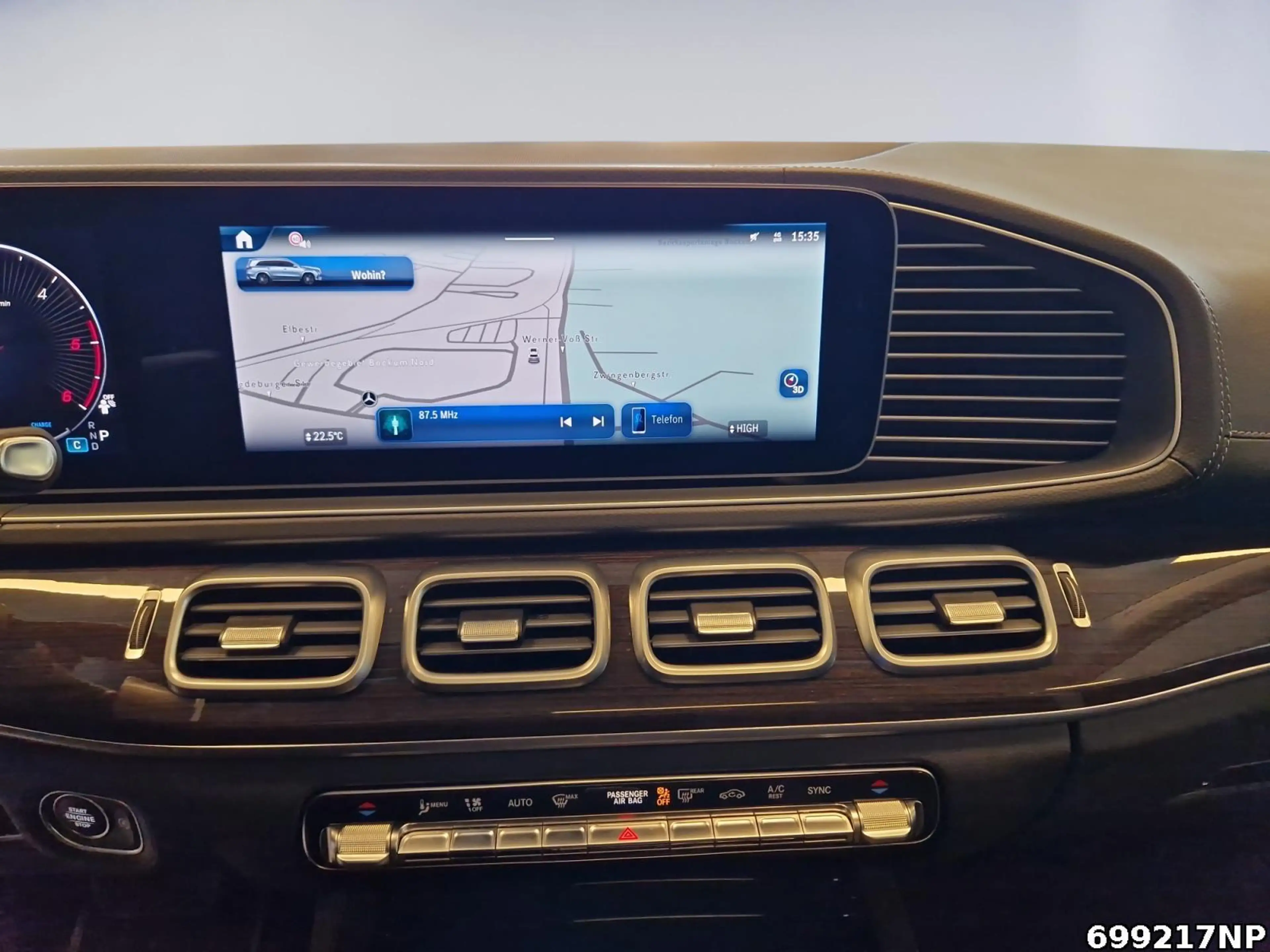 Mercedes-Benz GLS 350 d 4M 7-Sitze Airmatic Pano AHK Burmester — photo 12