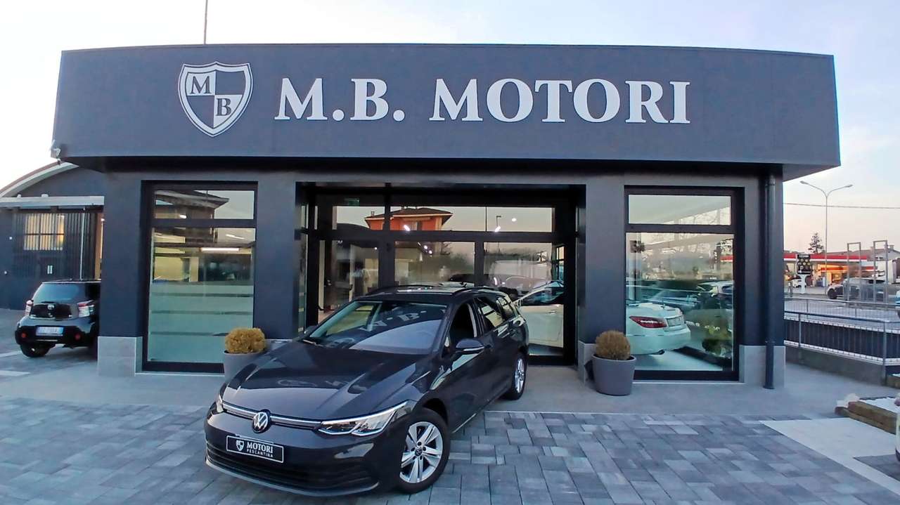 Volkswagen Golf Variant Golf VIII 2020 Variant 2.0 tdi Life *PREZZO PROMO*