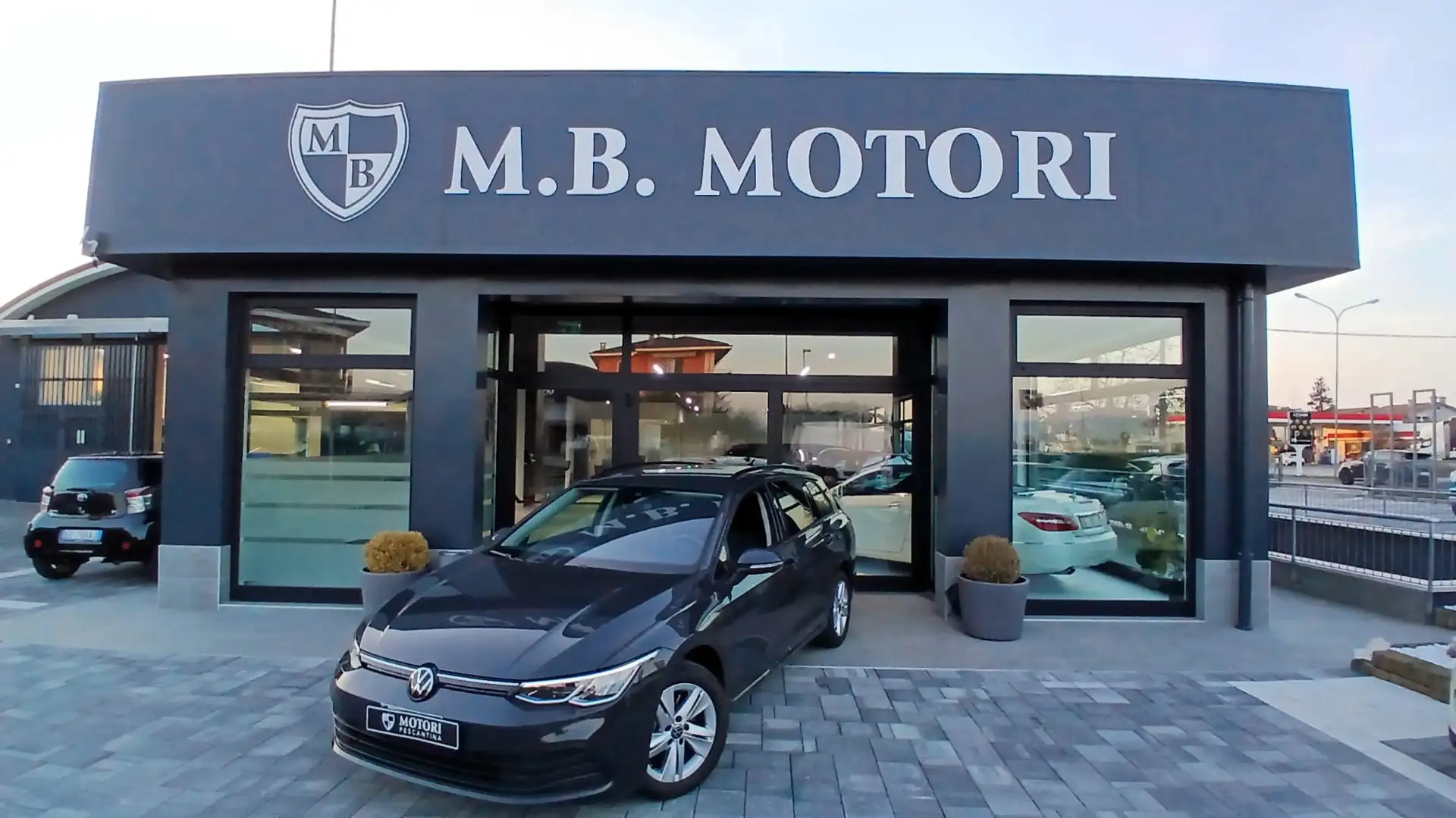 Volkswagen Golf Variant Golf VIII 2020 Variant 2.0 tdi Life *PREZZO PROMO* Gris - 1