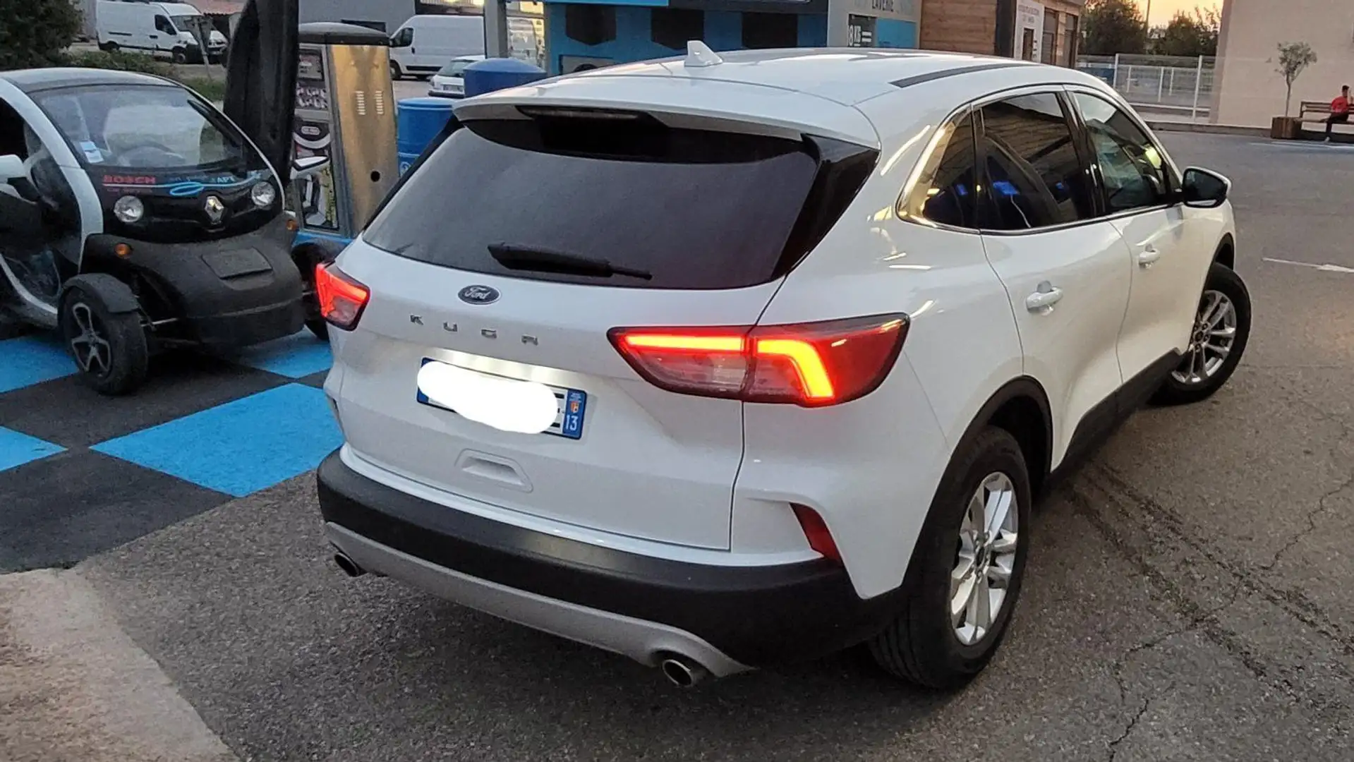 Ford Kuga 1.5 TDCI ECOBLUE - 16V TURBO Blanc - 2