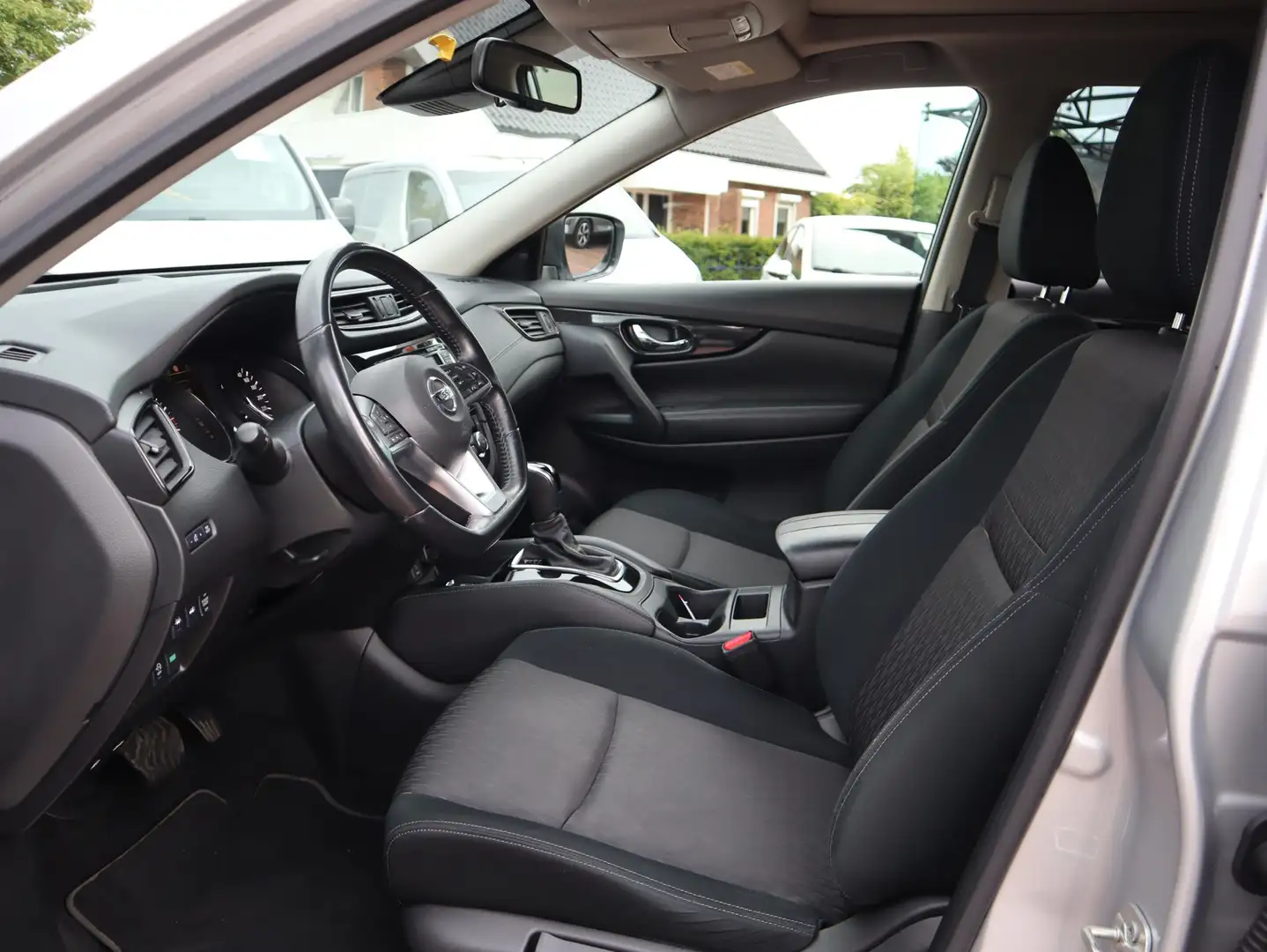 Nissan X-Trail 1.3 DIG-T N-Tec 7p. Automaat / Navigatie / Schuif/ Grijs - 2