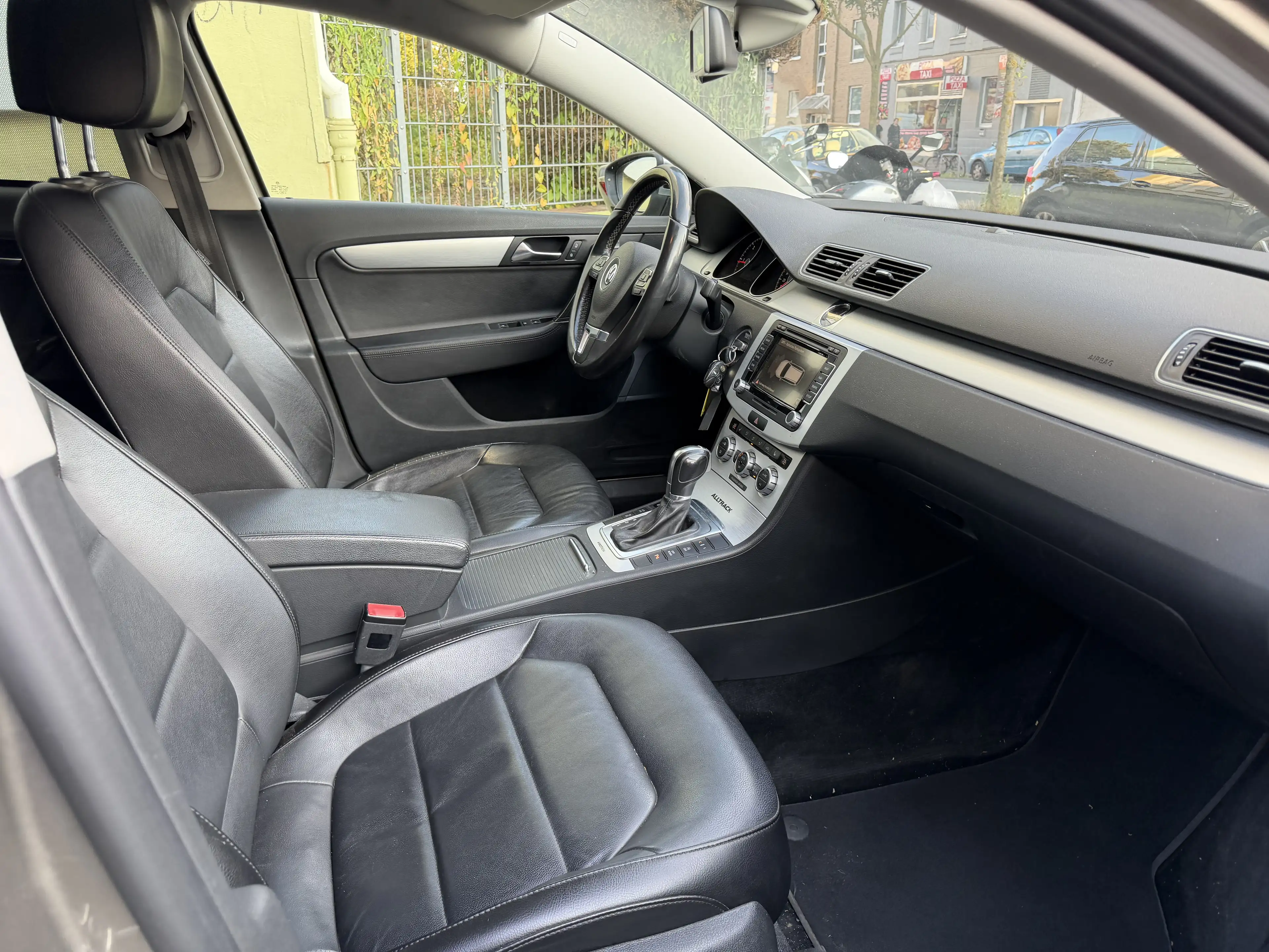 Volkswagen Passat Alltrack Basis BMT 4Motion — photo 9