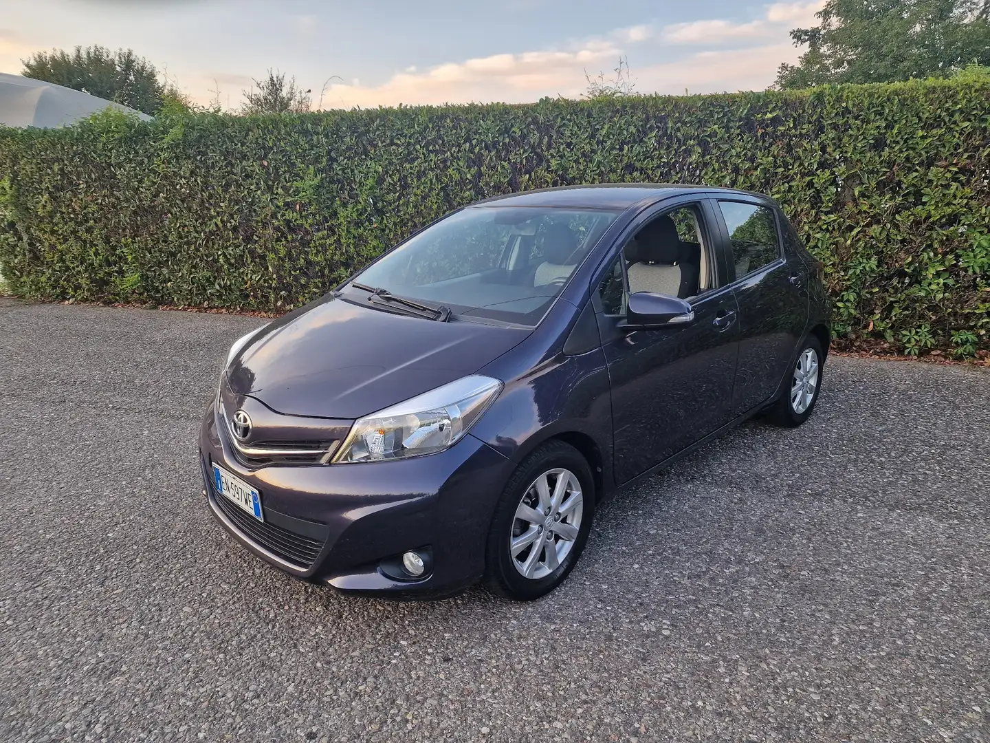 Toyota Yaris 5p 1.0 Lounge - 2