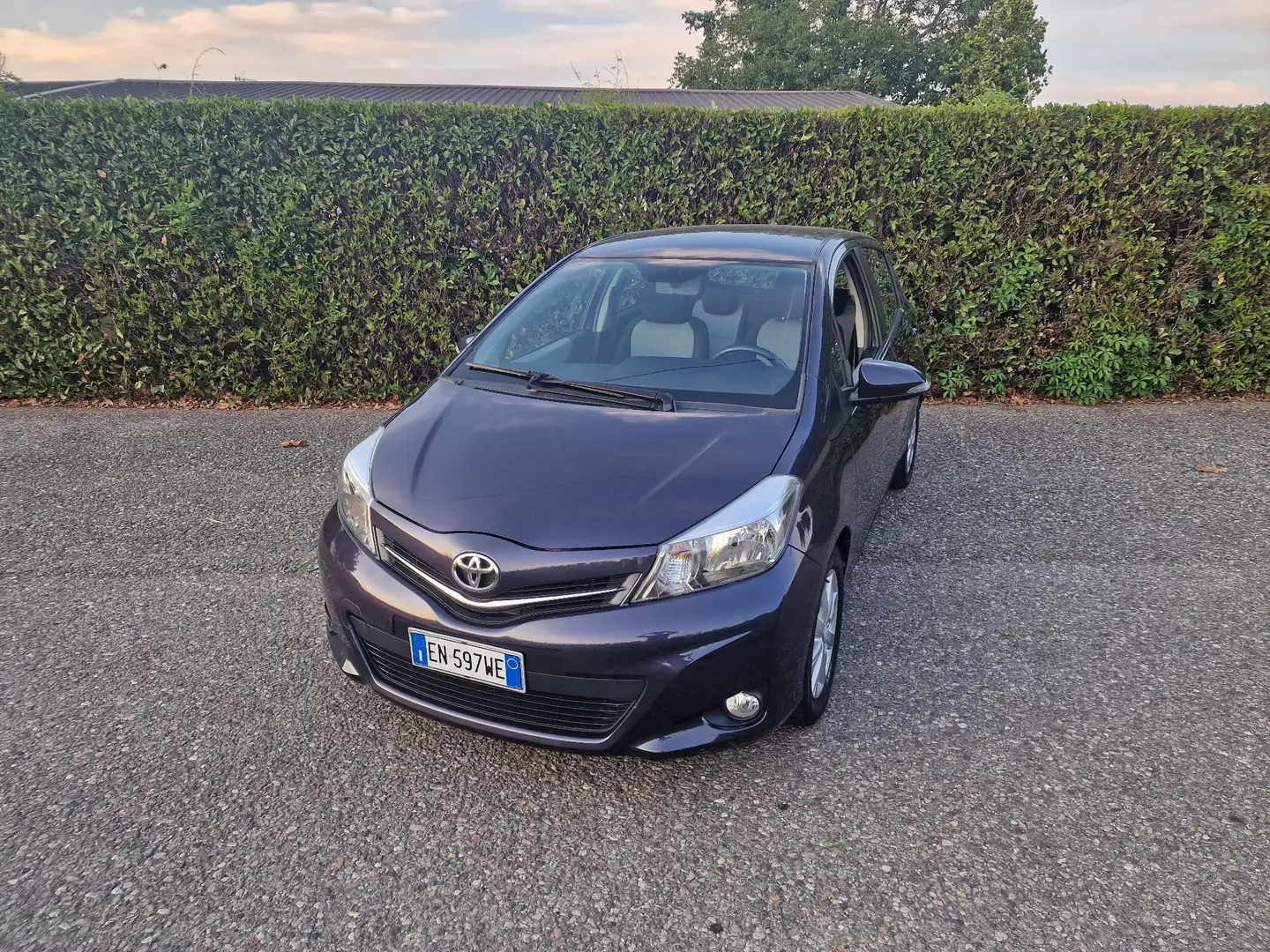 Toyota Yaris 5p 1.0 Lounge - 1