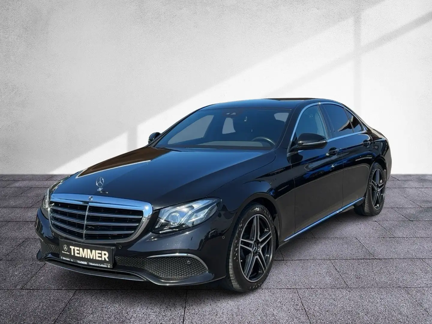 Mercedes-Benz E 200 d Limousine Exclusive Widescreen Burmester Schwarz - 2