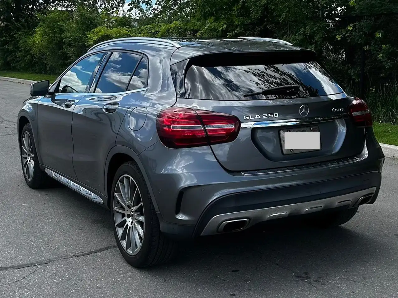 Mercedes-Benz GLA снимка Mercedes-Benz GLA