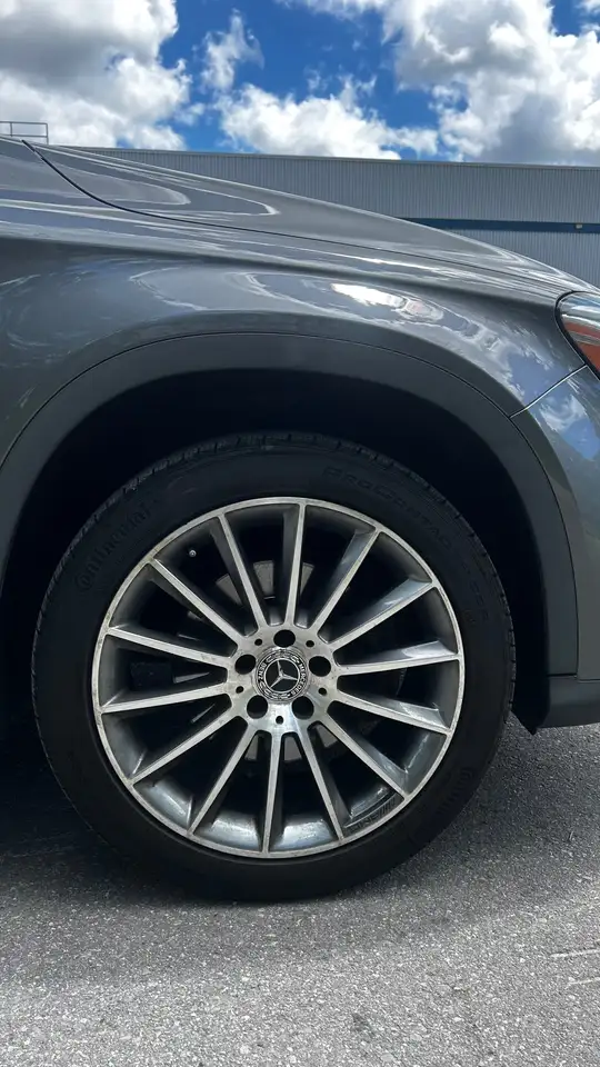 Mercedes-Benz GLA снимка Mercedes-Benz GLA
