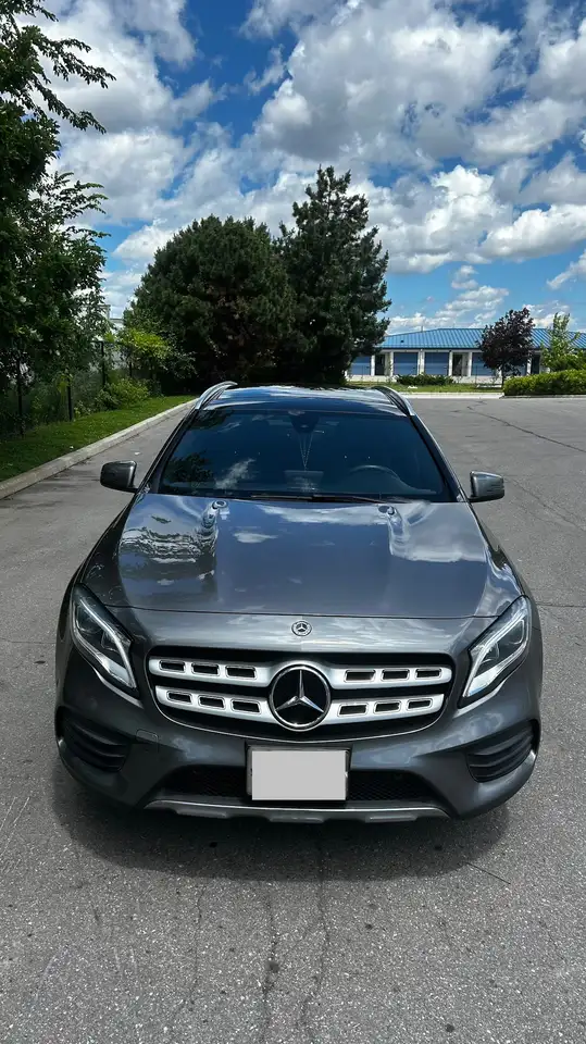 Mercedes-Benz GLA снимка Mercedes-Benz GLA