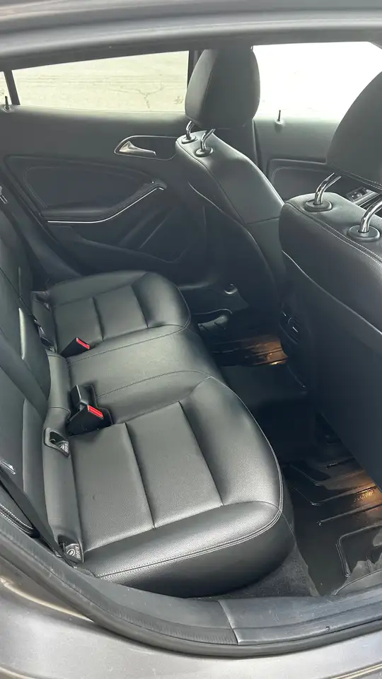 Mercedes-Benz GLA снимка Mercedes-Benz GLA