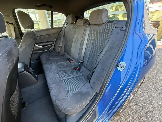 BMW 1 Series view 14