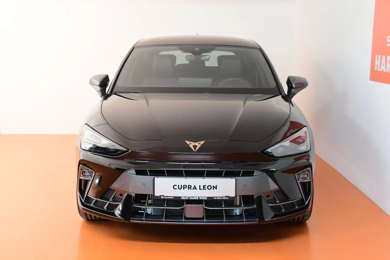 CUPRA Leon 1.5 TSI 150 PS ACT Schwarz - 2