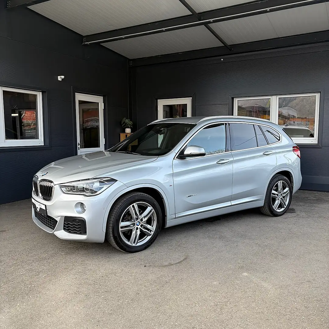 BMW X1 xDrive18d M Sport Aut. Silber - 2
