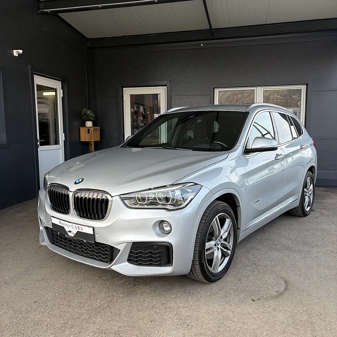 BMW X1 xDrive18d M Sport Aut. Silber - 1