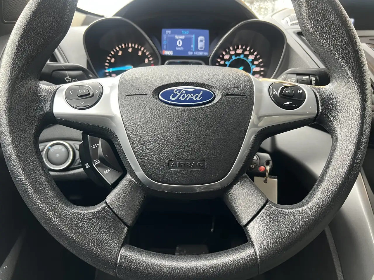 Ford Escape снимка Ford Escape