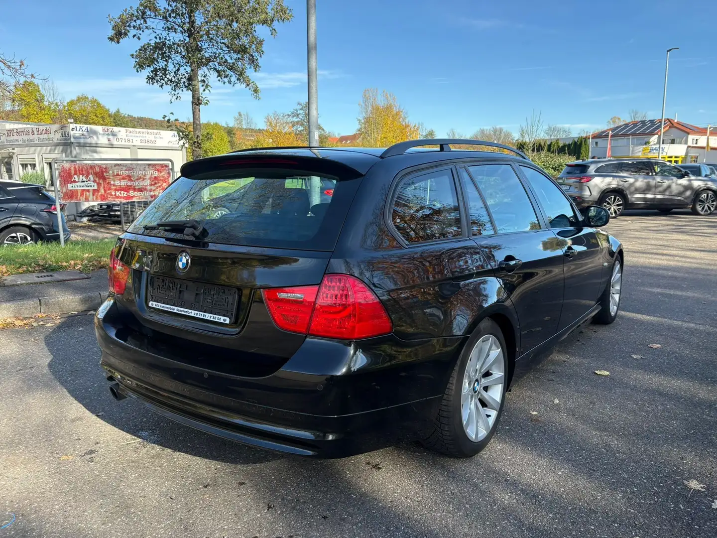 BMW 318 318i Schwarz - 2