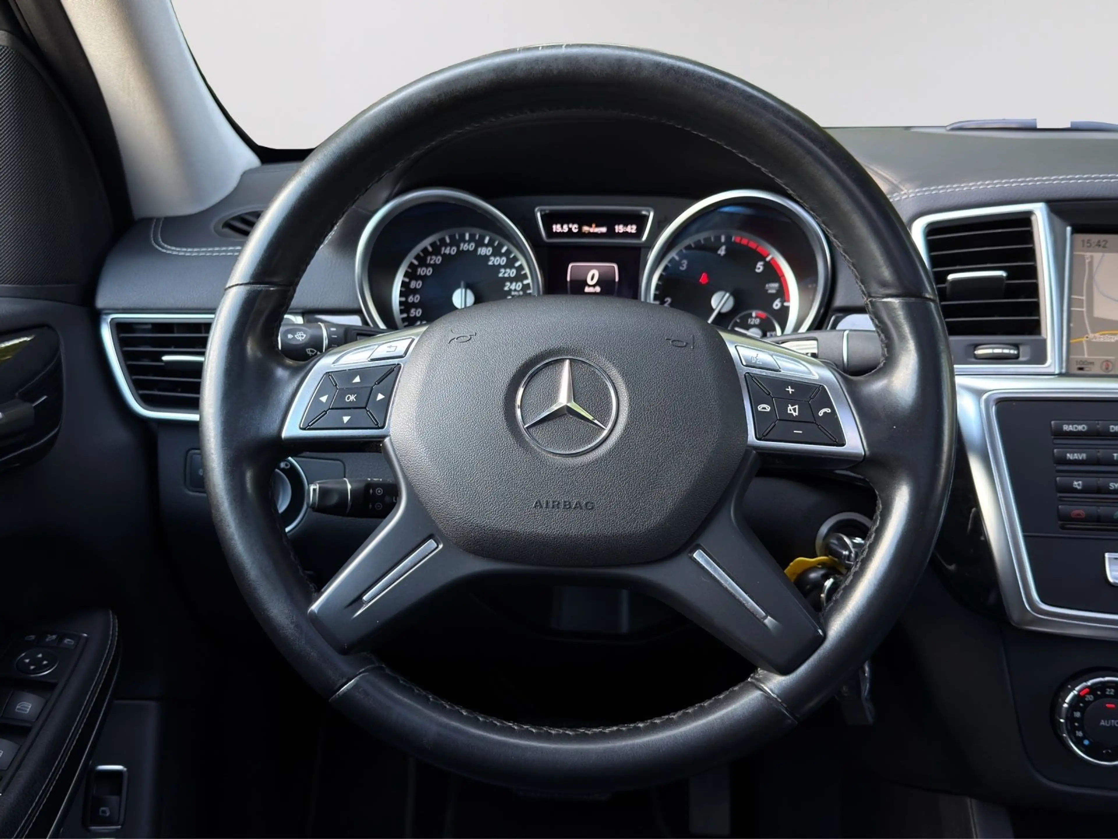 Mercedes-Benz GL 350 BlueTec 4Matic 7 SITZE|AHK|PANO|NAVI|TEMP — photo 7
