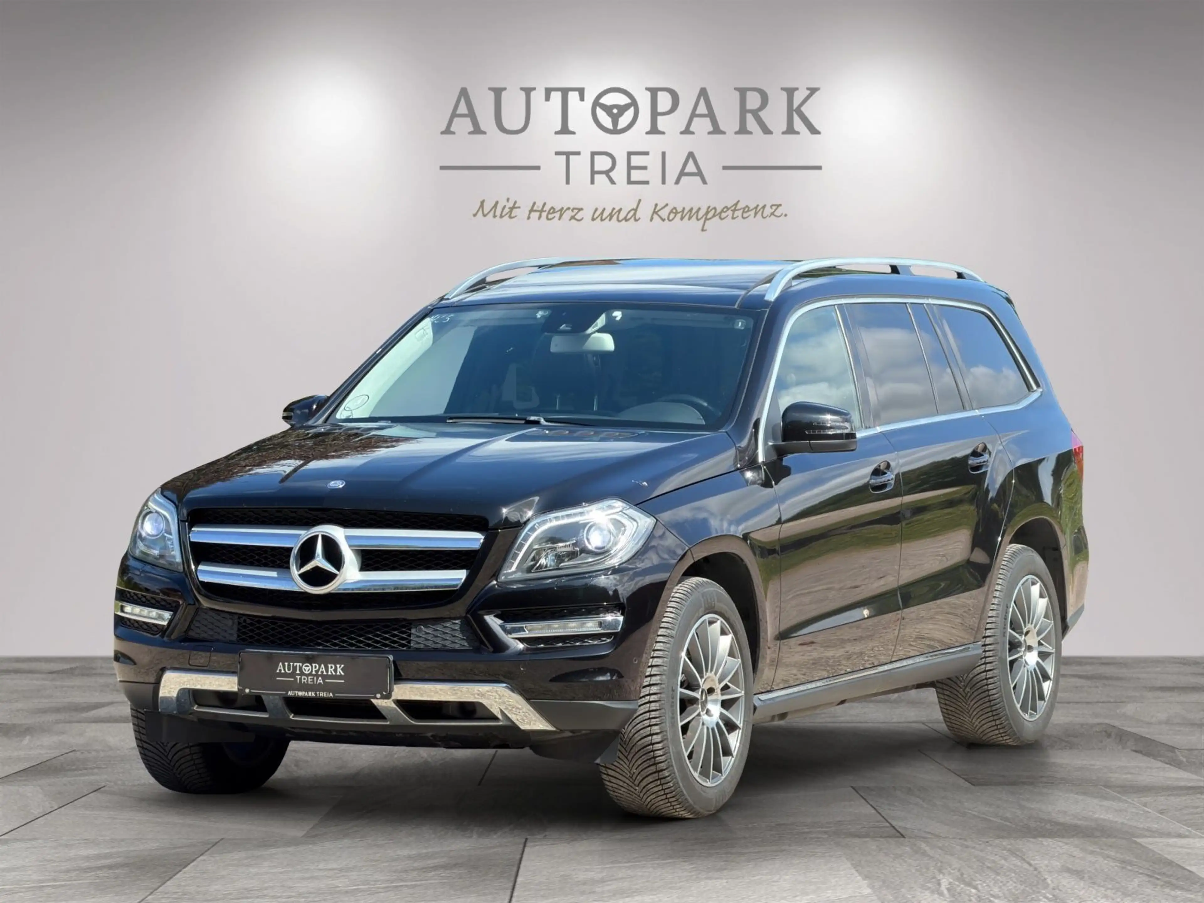 Mercedes-Benz GL 350 BlueTec 4Matic 7 SITZE|AHK|PANO|NAVI|TEMP — photo 3