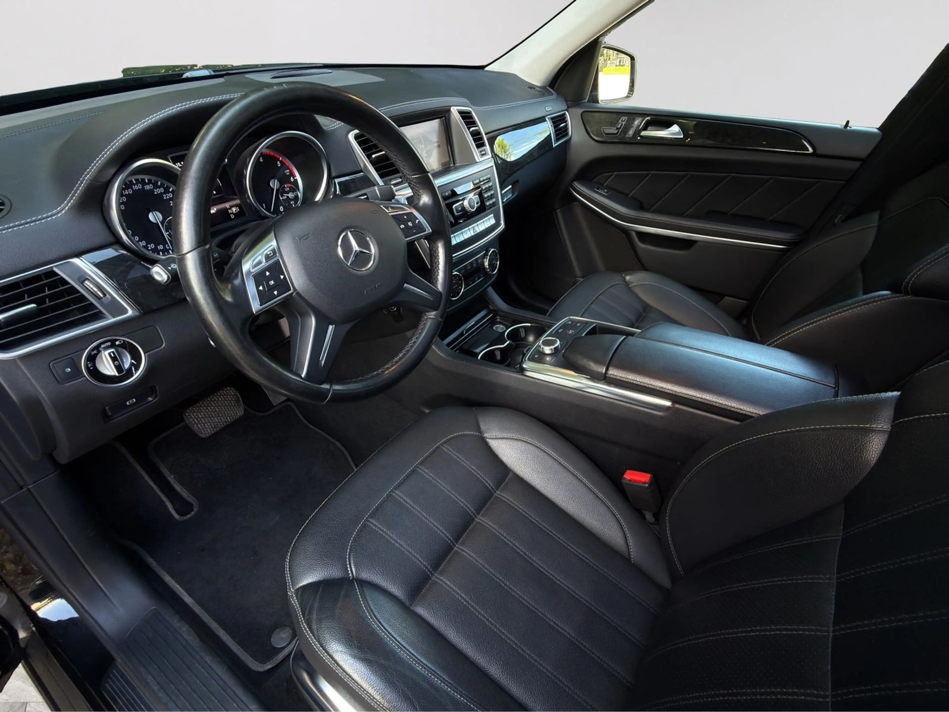 Mercedes-Benz GL 350 BlueTec 4Matic 7 SITZE|AHK|PANO|NAVI|TEMP — photo 5