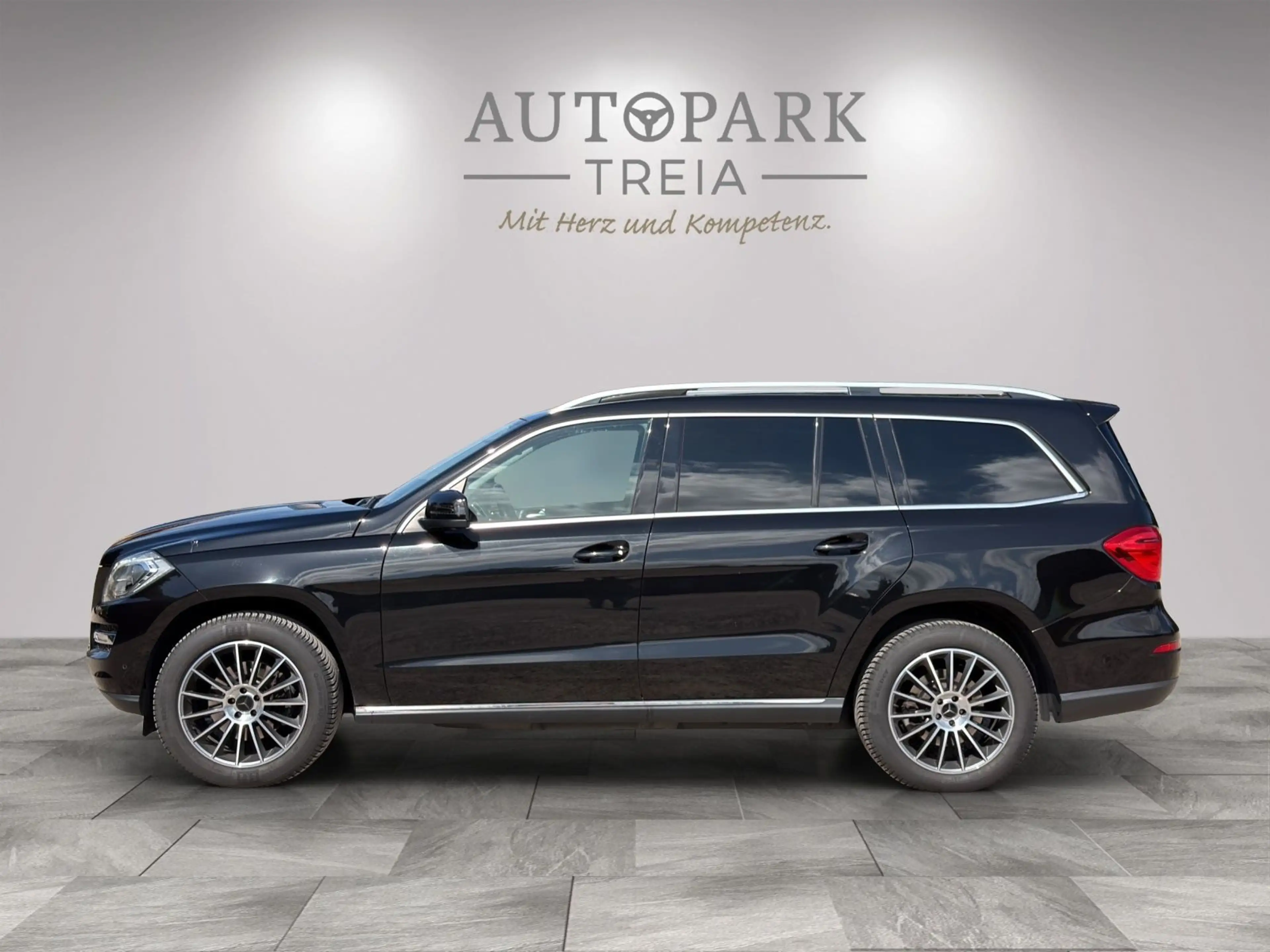 Mercedes-Benz GL 350 BlueTec 4Matic 7 SITZE|AHK|PANO|NAVI|TEMP — photo 11