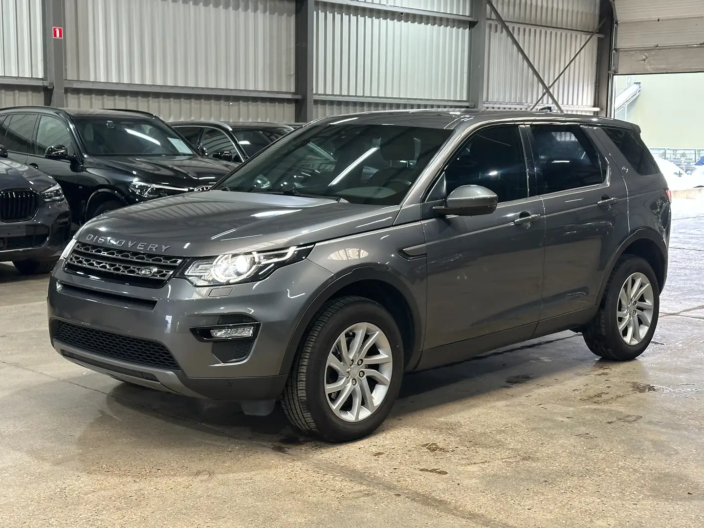 Land Rover Discovery Sport Discovery Sport D150 HSE 7 SEATS Gris - 1