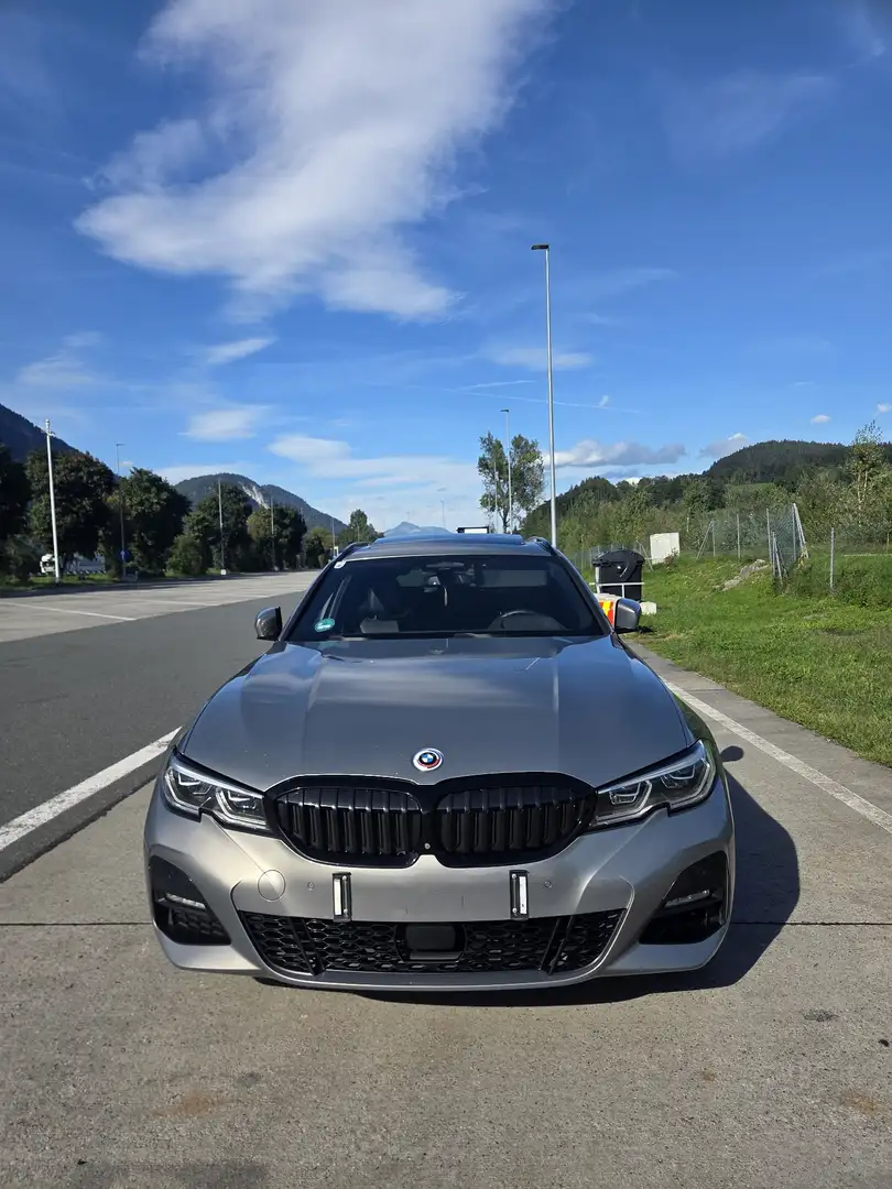 BMW 330 330d xDrive Touring Aut. Grau - 1