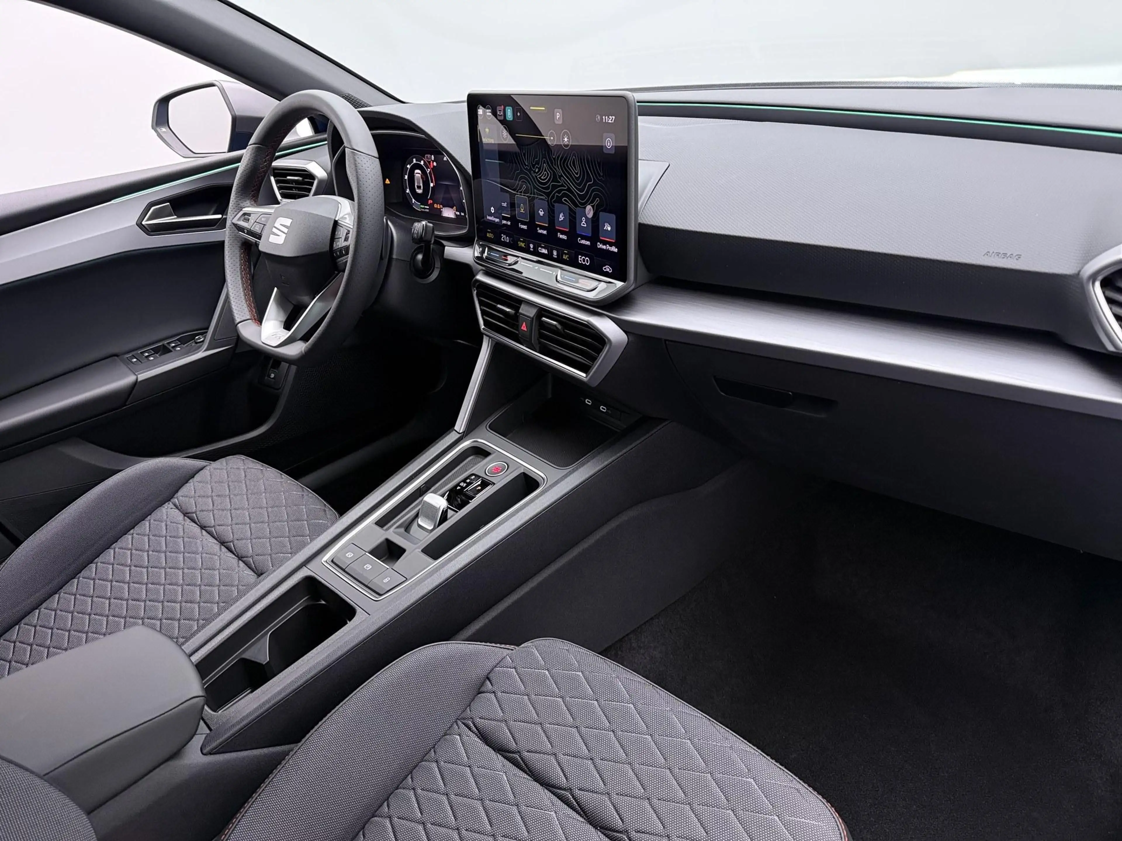 SEAT Leon e-Hybrid Sportstourer FR Business 1.5 TSI eHybrid 150 kW / — photo 15