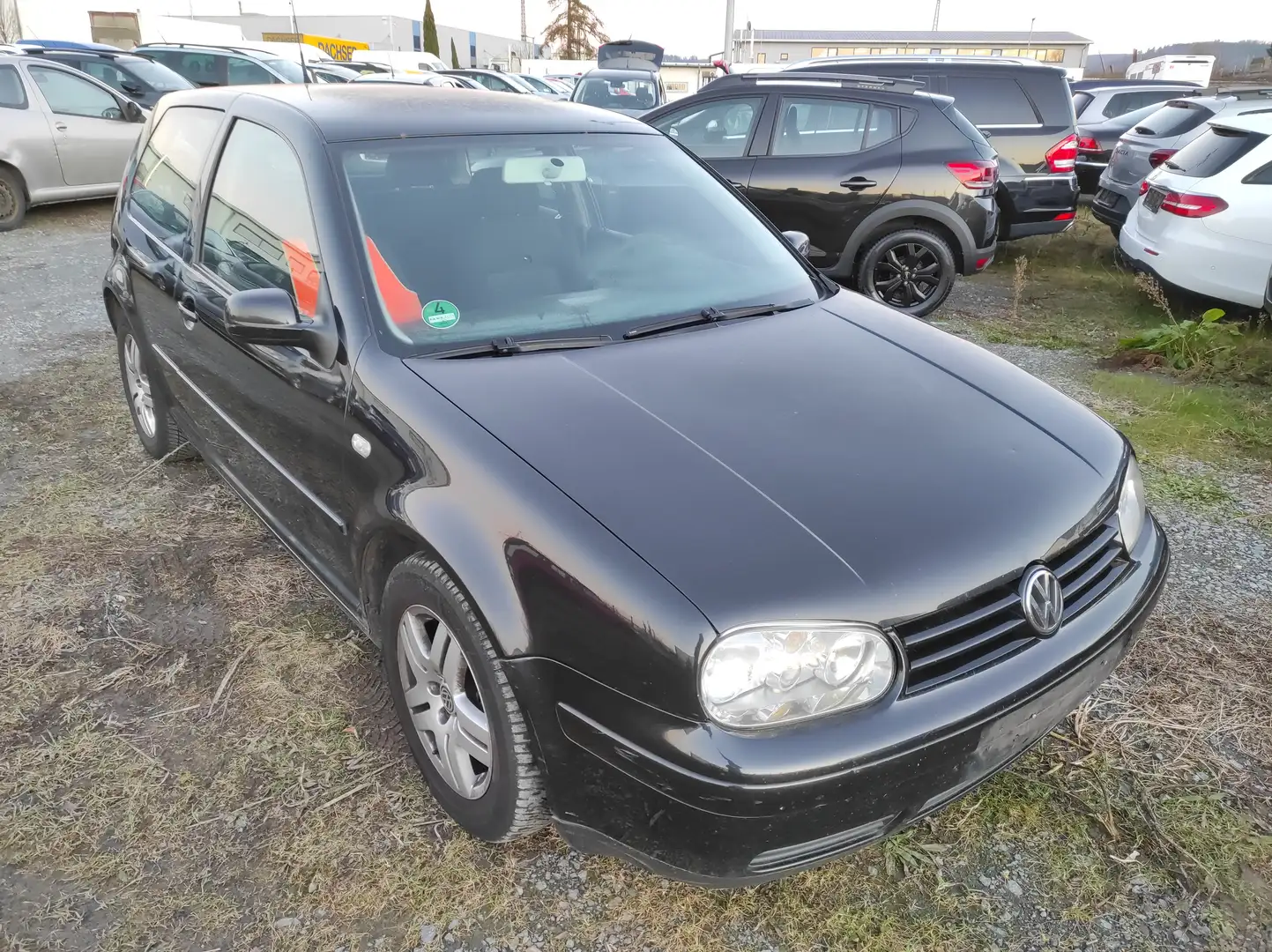 Volkswagen Golf 4 KLIMA 1.9 TDI 1-HAND BC ALU TELEFON SERVO ABS ZV Schwarz - 1