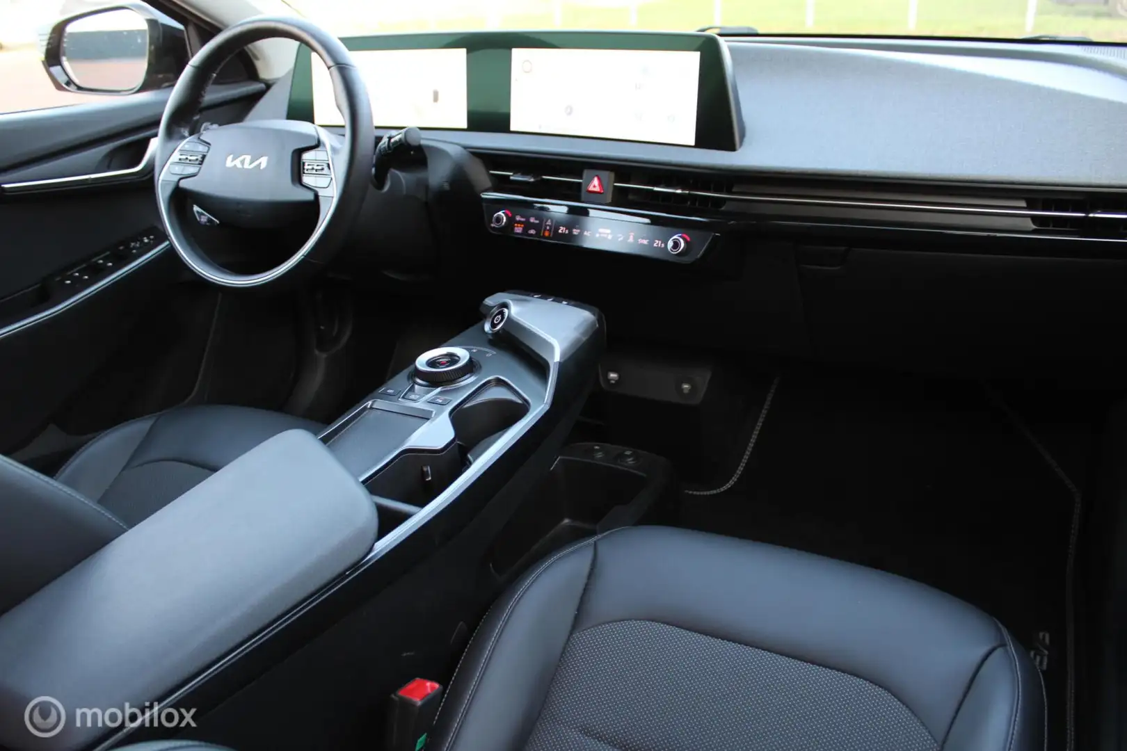 Kia EV6 Light Edition 58 kWh, 3 fase, Stoel-stuurverwarmin Grau - 2