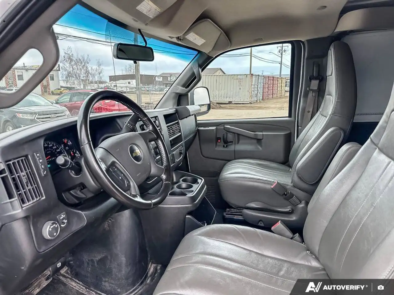 Chevrolet Express 2500 снимка Chevrolet Express 2500
