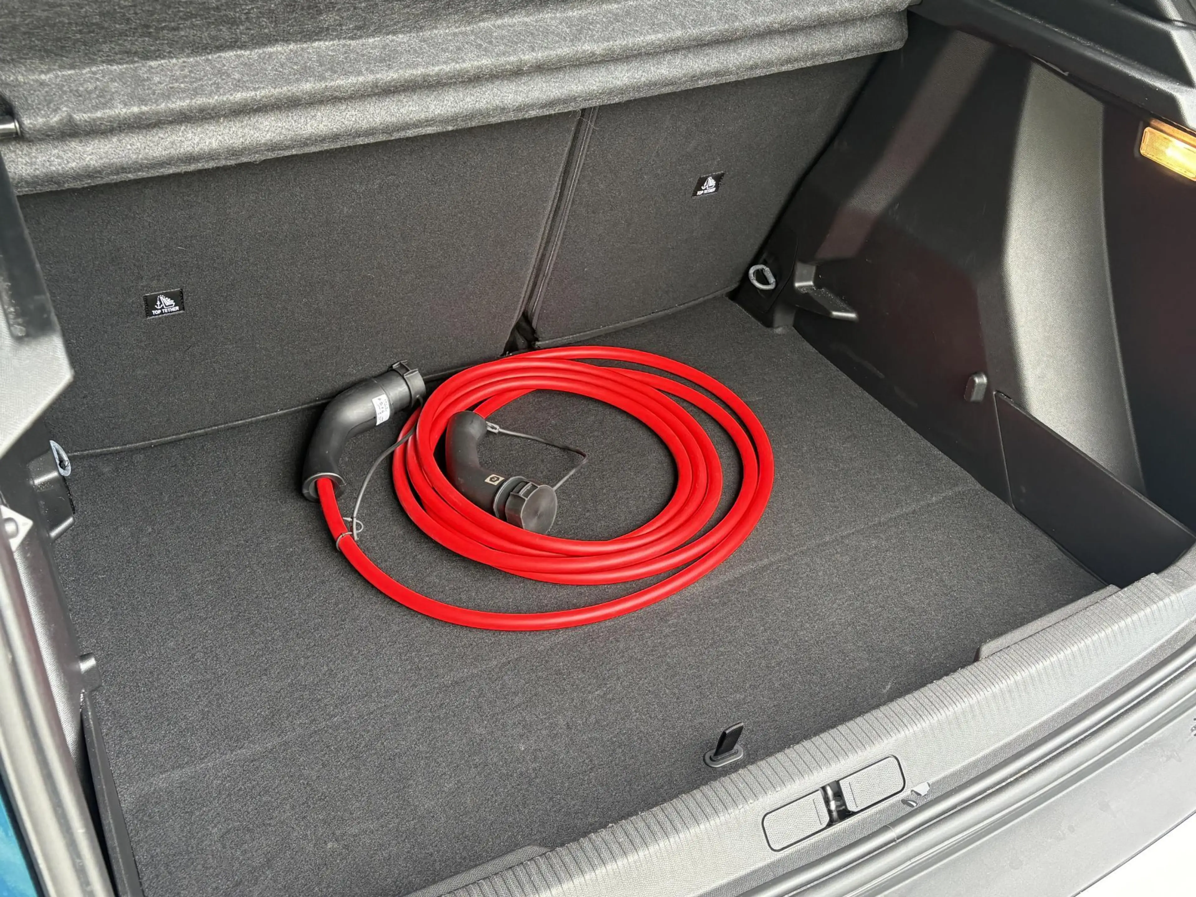Peugeot e-2008 EV Allure 54 kWh | tot 406km WLTP range | Parkeers — photo 11