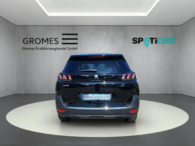 Peugeot 5008 view 4